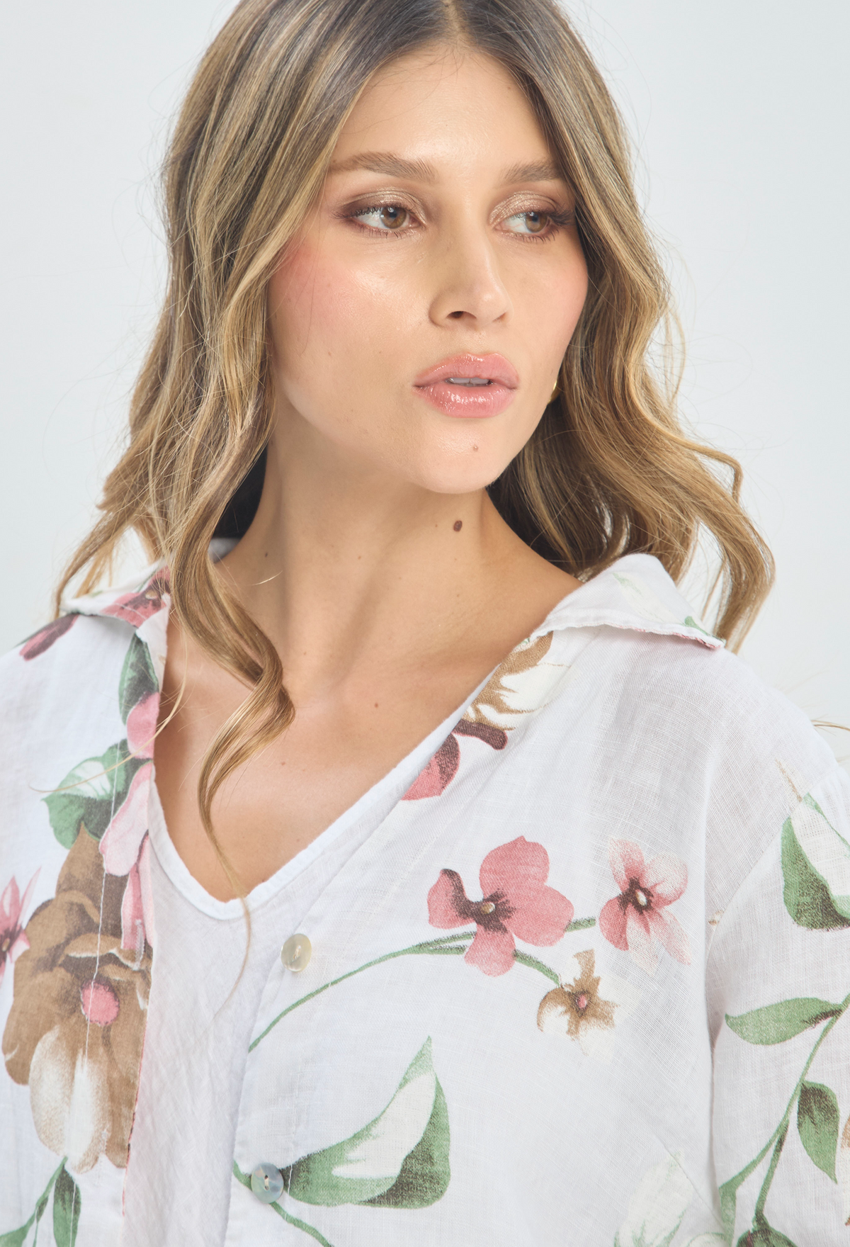 Blusa Lino Estampado Floral Blanca BYBLA - vista 8