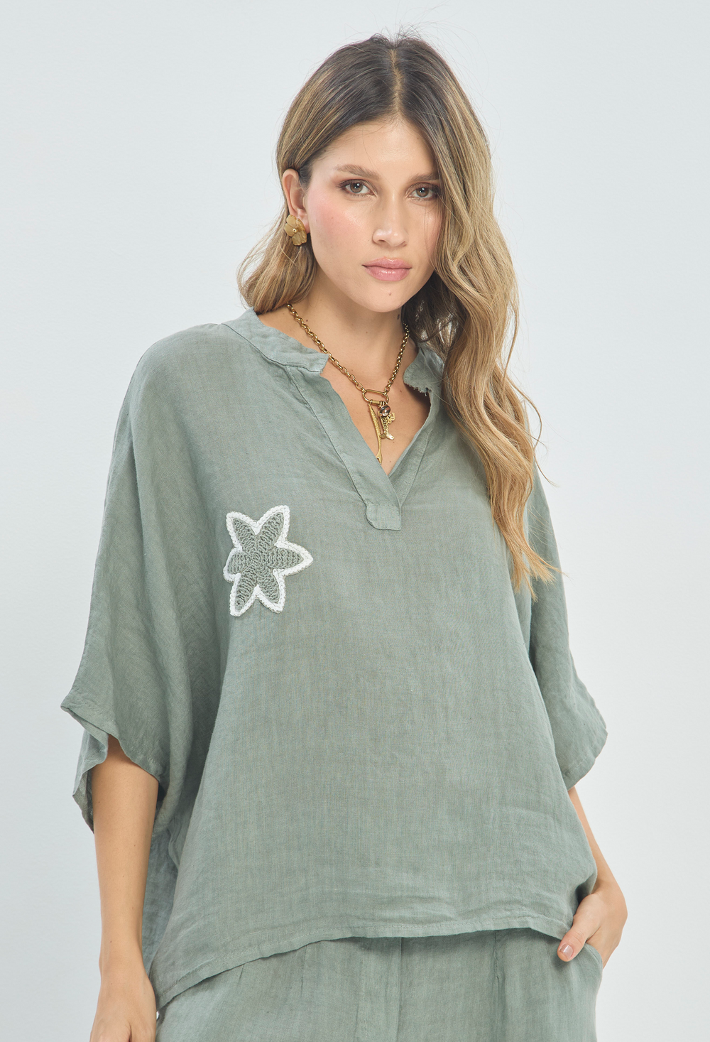 Blusa en Lino Verde Salvia BYBLA