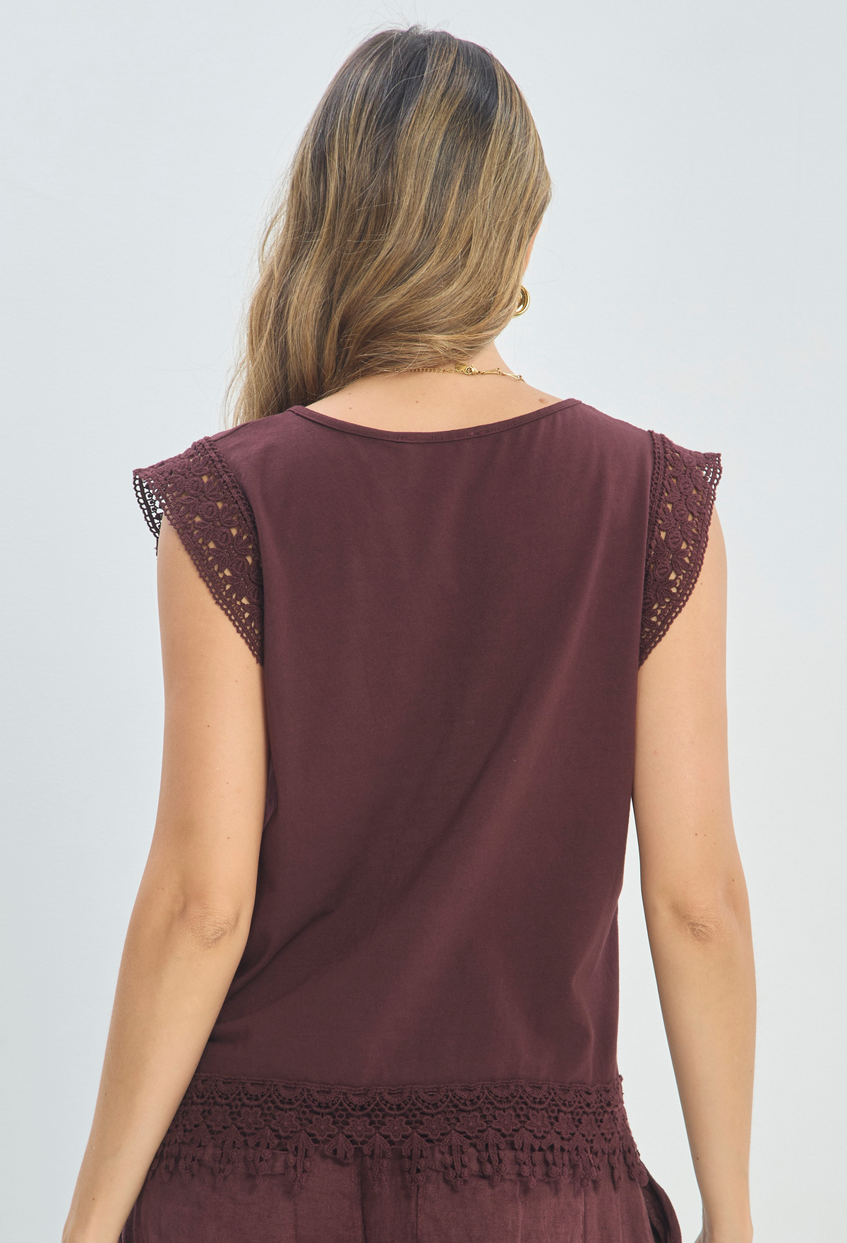 Blusa Algodón con Encaje Vinotinto BYBLA