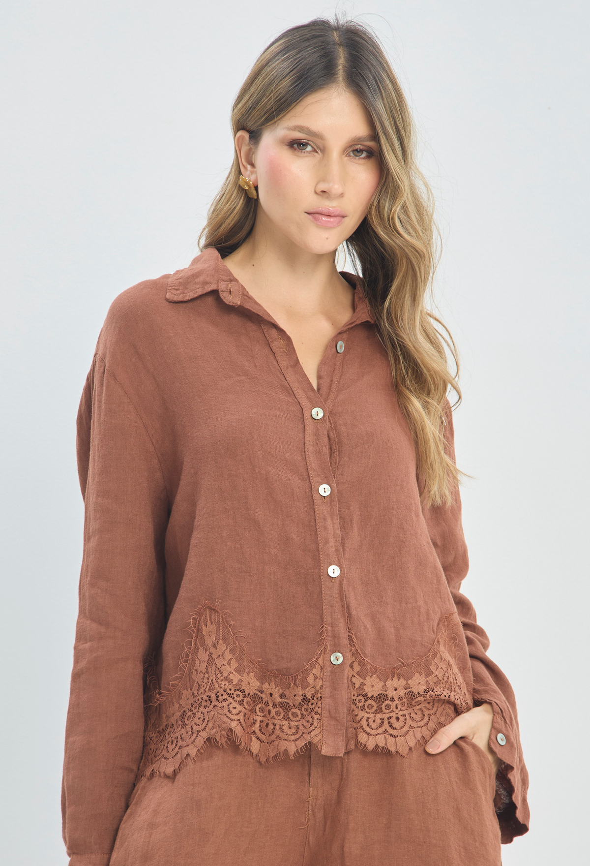 Blusa Manga Larga Encaje Terracota BYBLA - vista 5