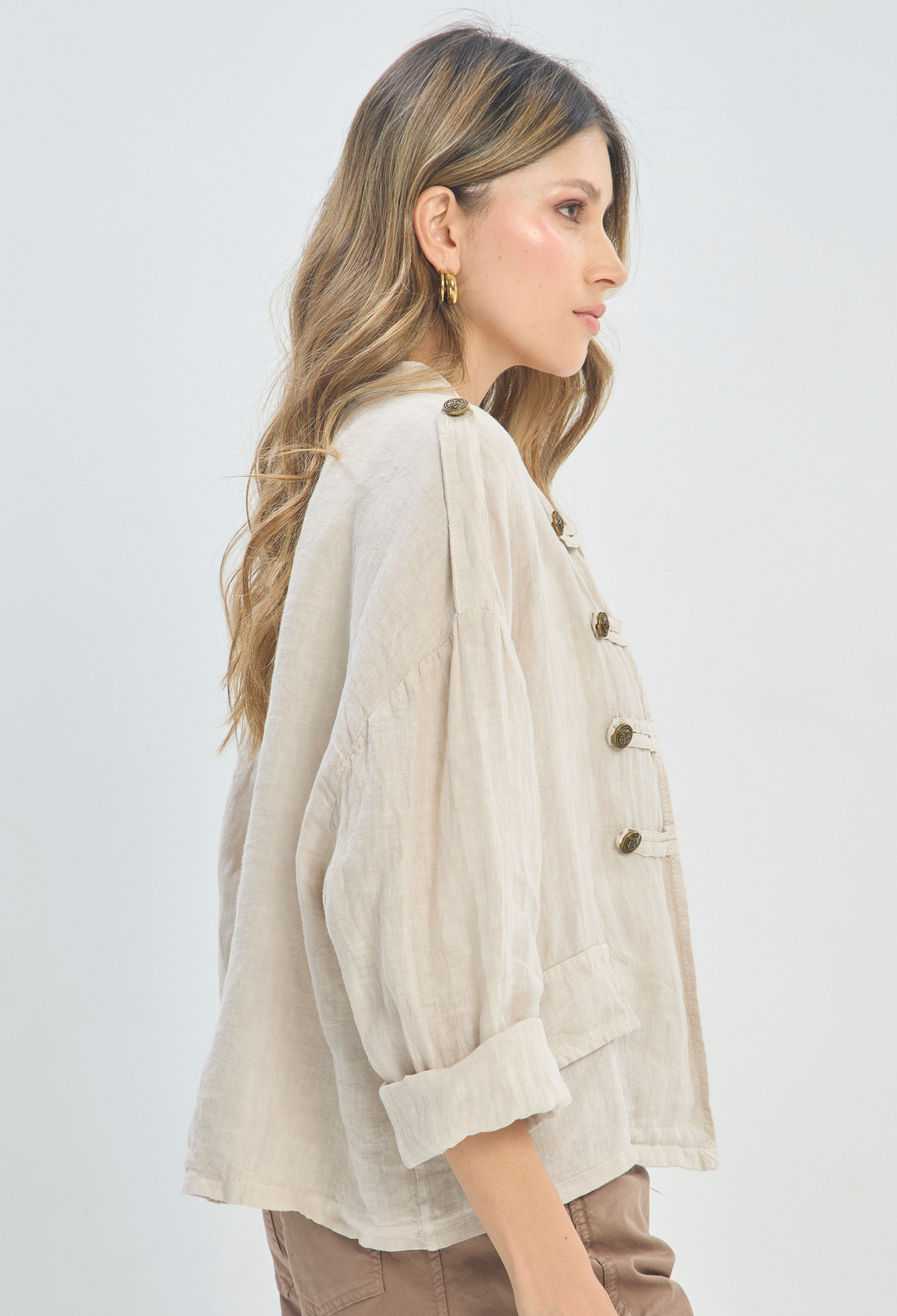 Chaqueta Lino Con Alamares Beige BYBLA - vista 3