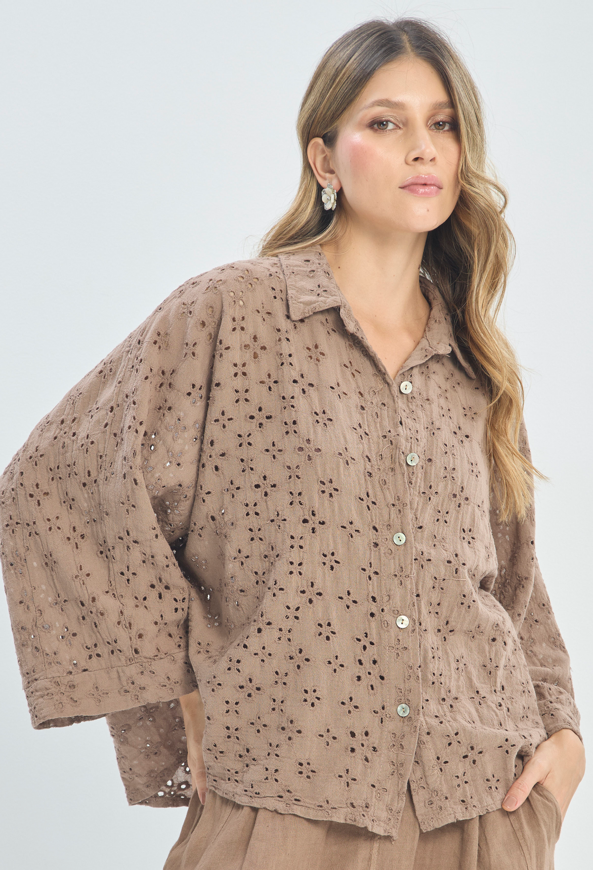 Blusa Calada Manga 3/4 Camel BYBLA