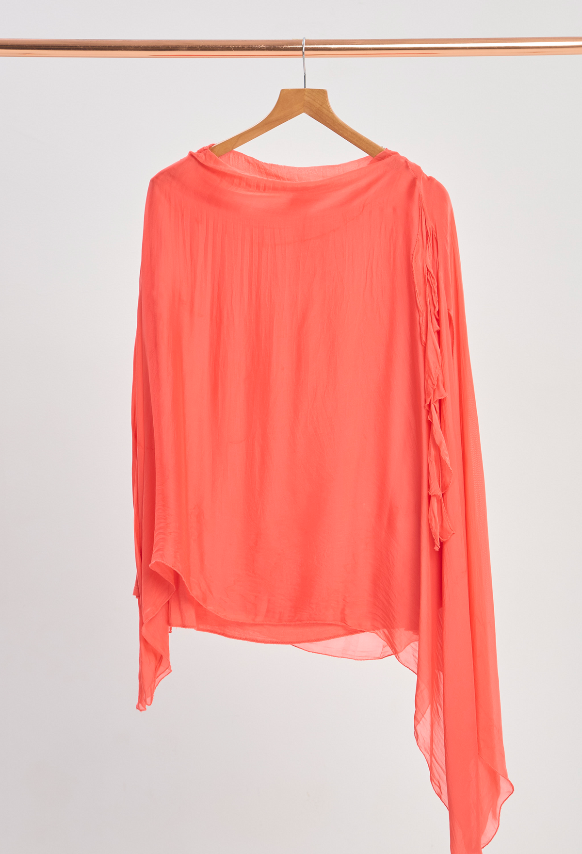 Blusa Seda Asimétrica Coral BYBLA