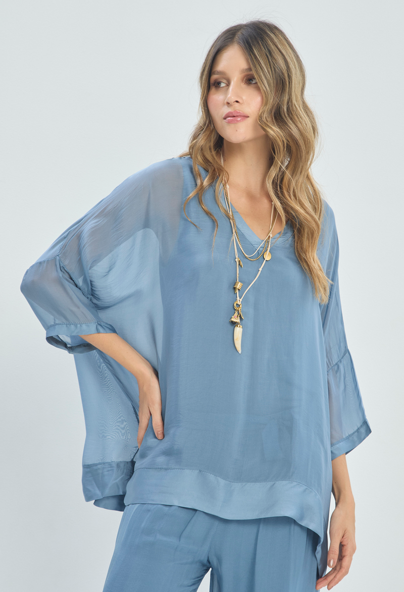 Blusa Seda Cuello V Azul BYBLA - vista 2