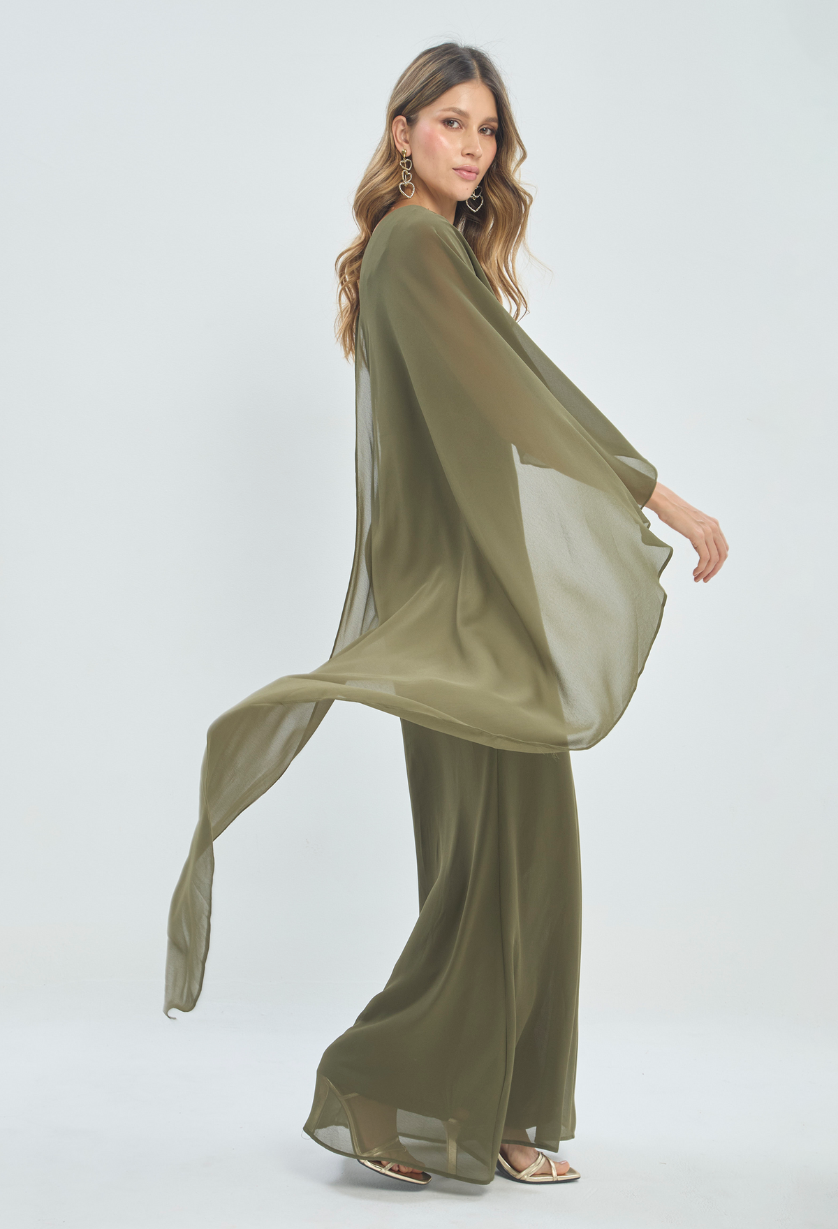 Vestido Largo Un Hombro con Capa Verde Oliva BYBLA - vista 2