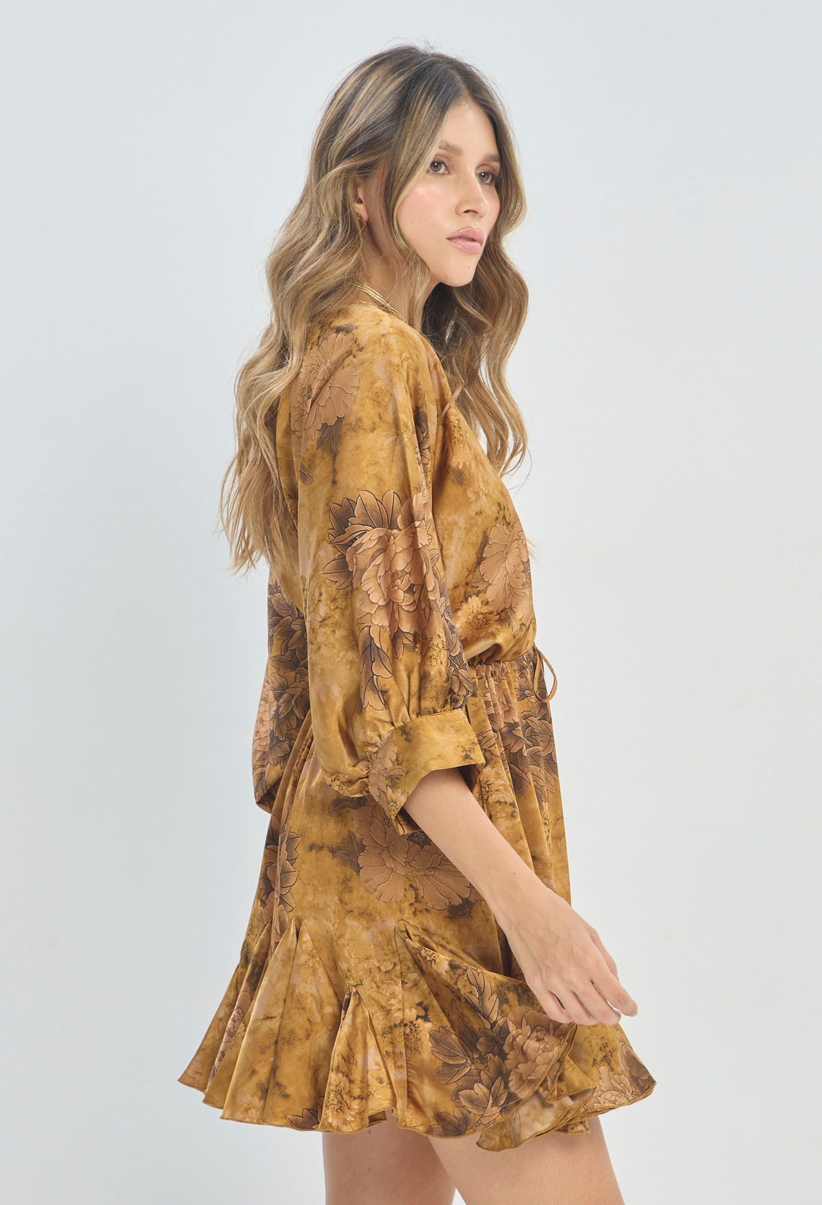 Vestido Corto Floral Camel BYBLA - vista 4