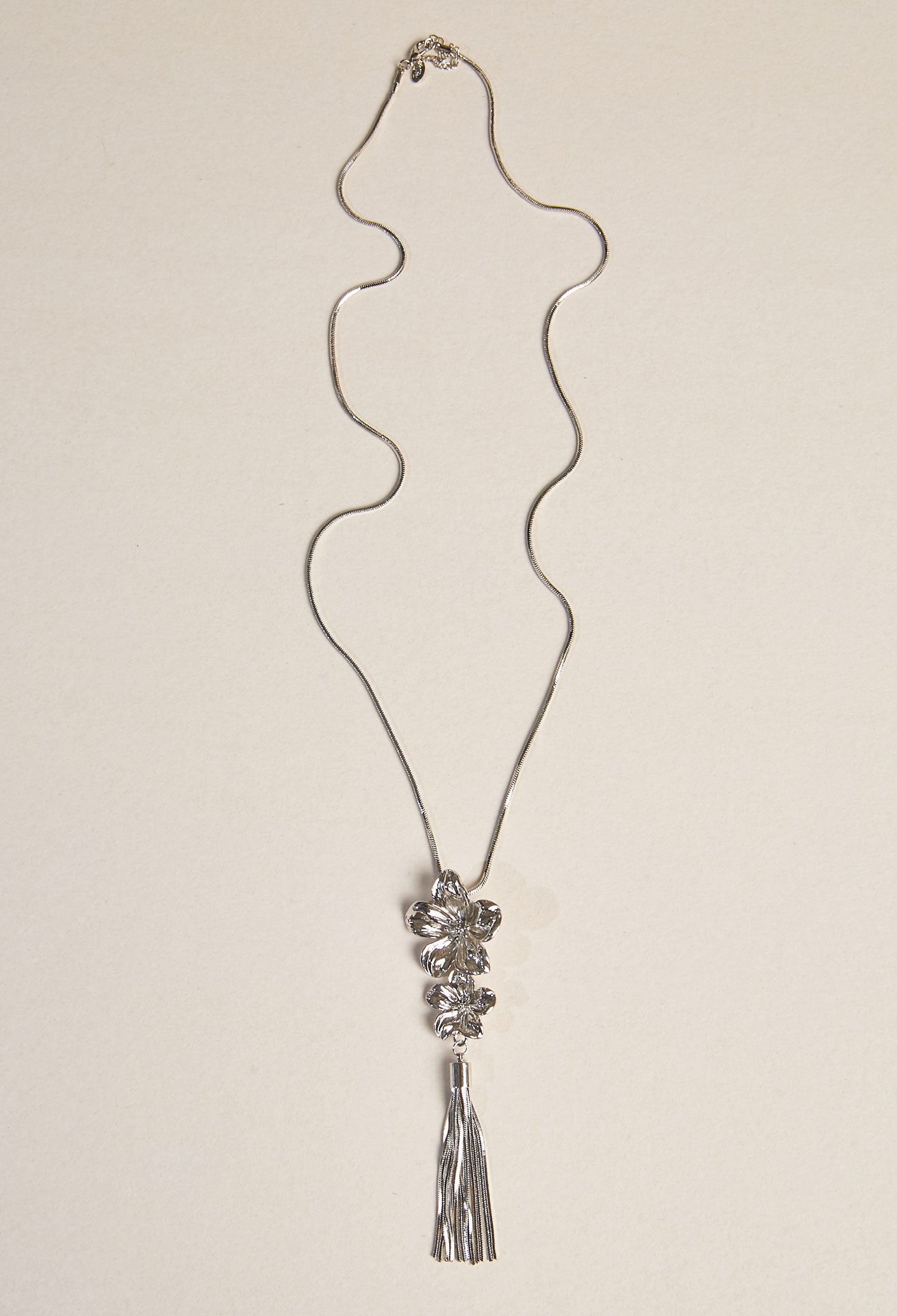 Collar Flores Cinco Pétalos