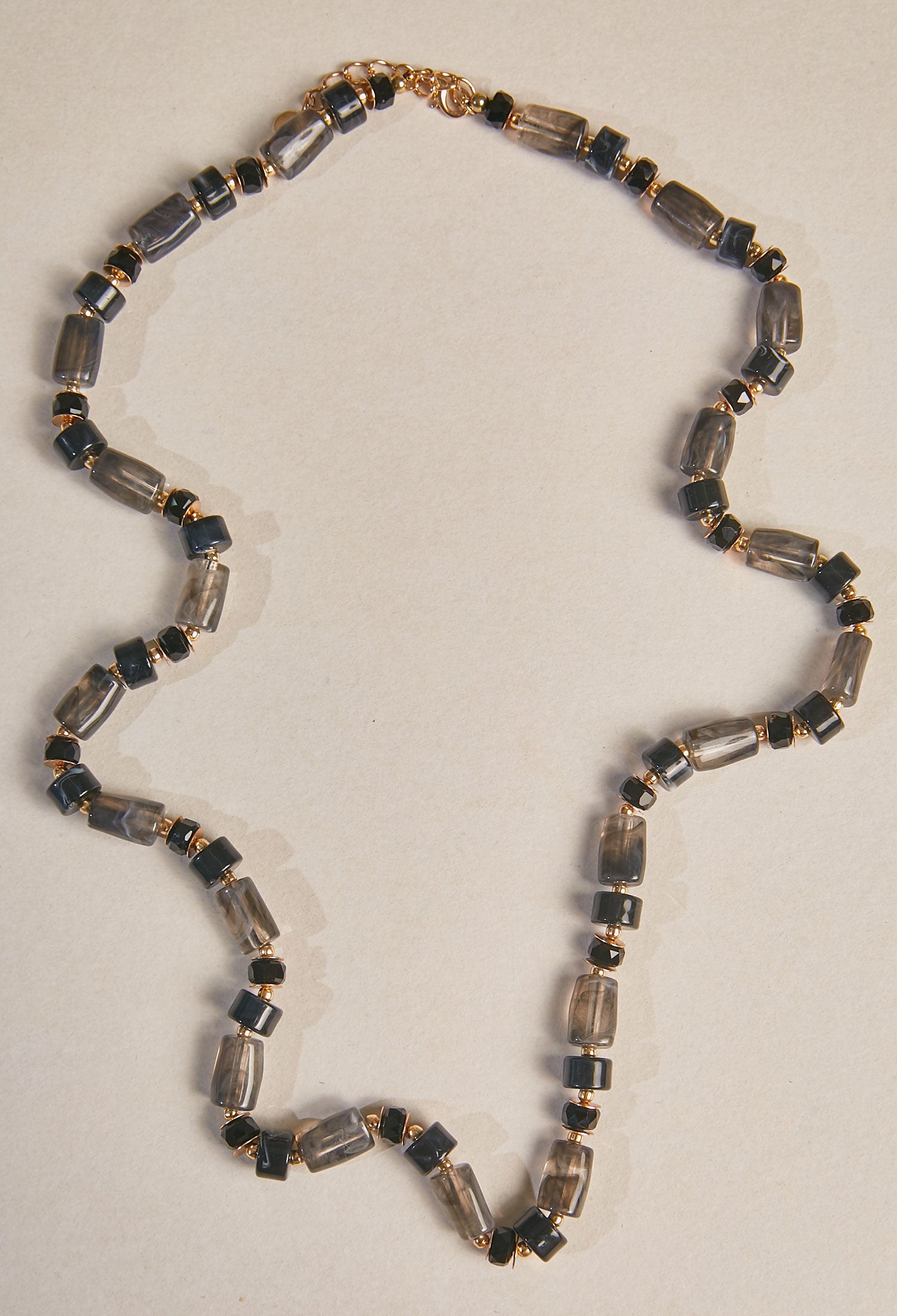 Collar Cristal Humo Gris Dorado - BYBLA Colombia