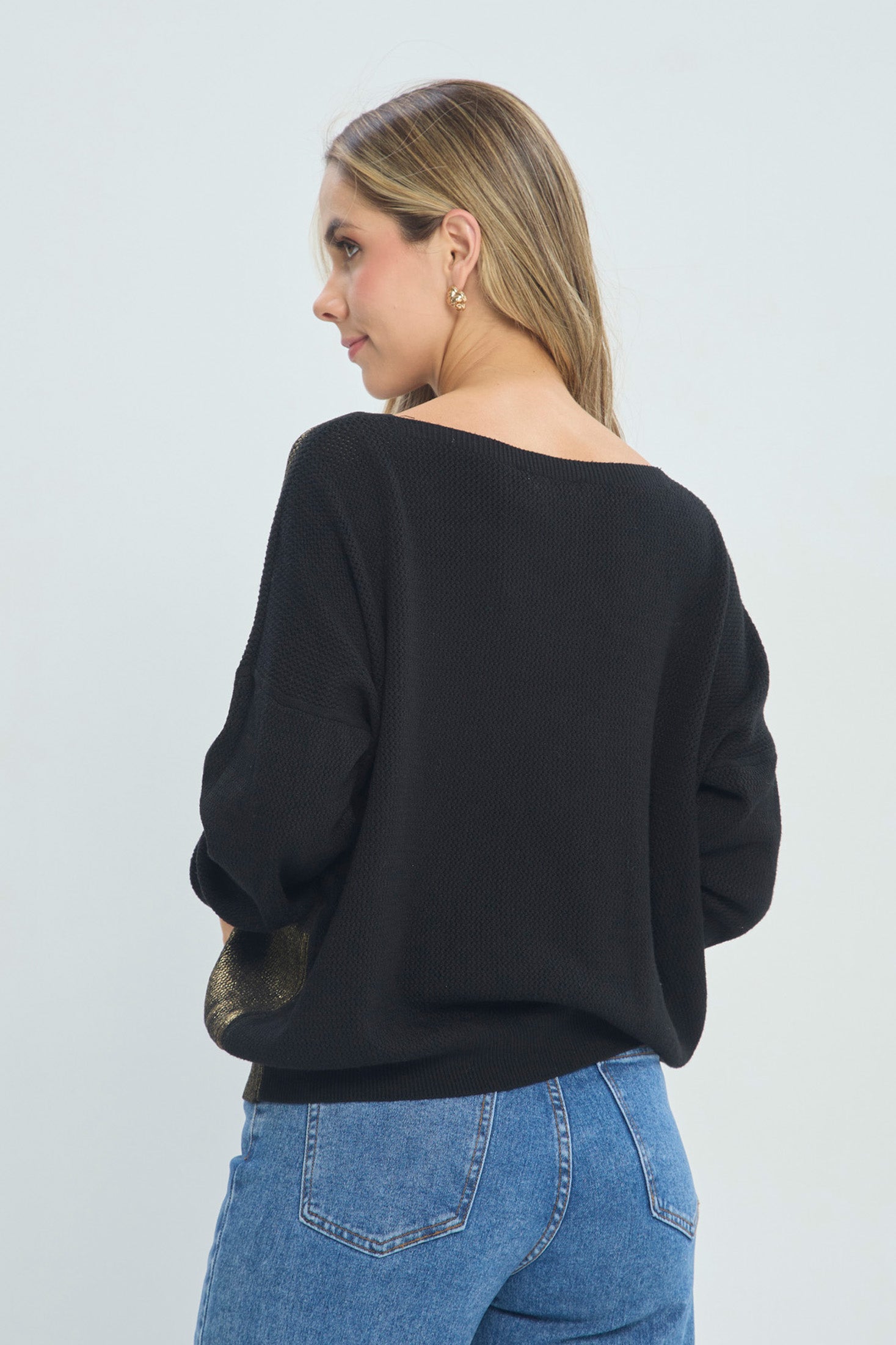 Buso de Punto Negro con Moteado Dorado vista 2 - Outlet BYBLA Colombia