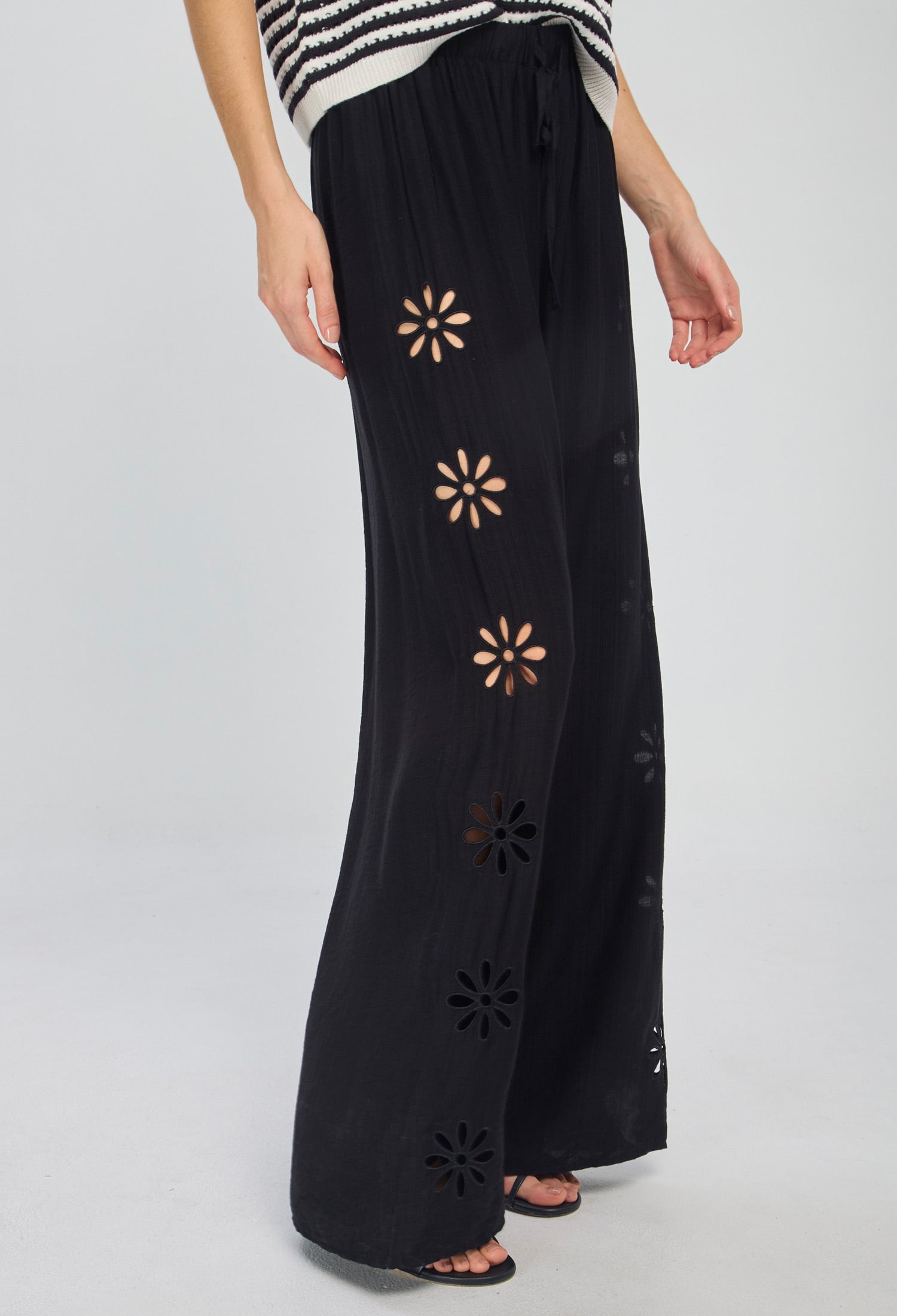 Pantalón Ojalillo Flores - SALE