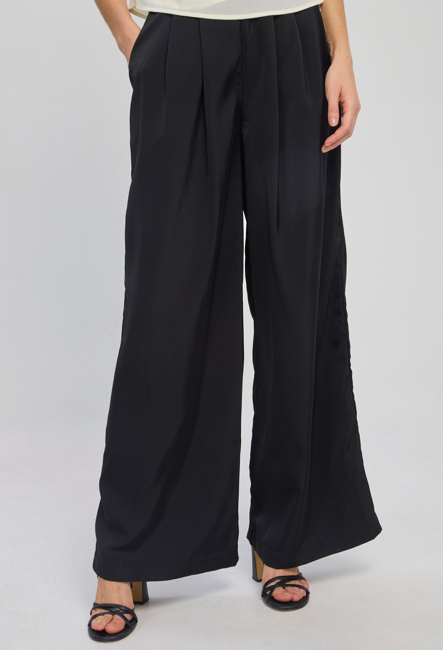 Pantalón Pliegues Mujer NEW - BYBLA S / NEGROS PANTALON