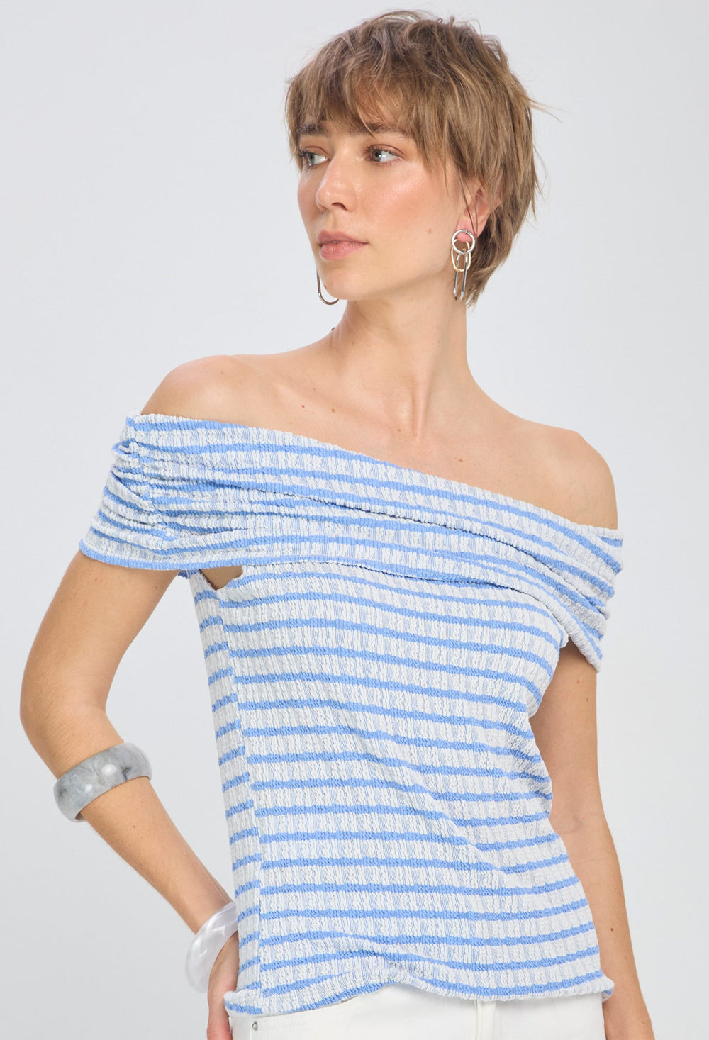 Blusa Escote Princesa Rayas - Outlet BYBLA Colombia
