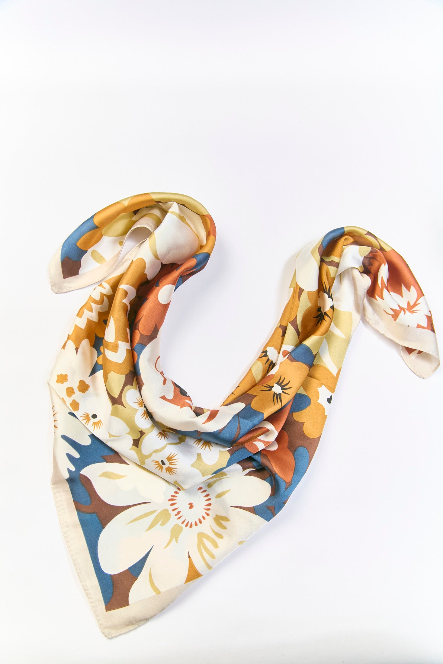 Pañoleta multiuso beige neutra con estampado