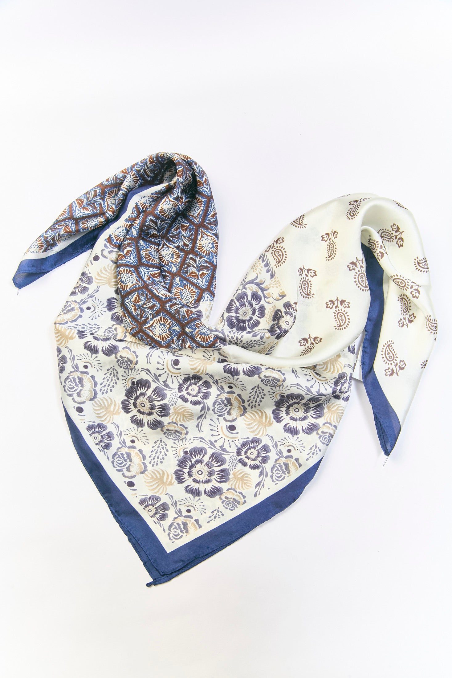 Pañoleta multiuso azul profundo con estampado