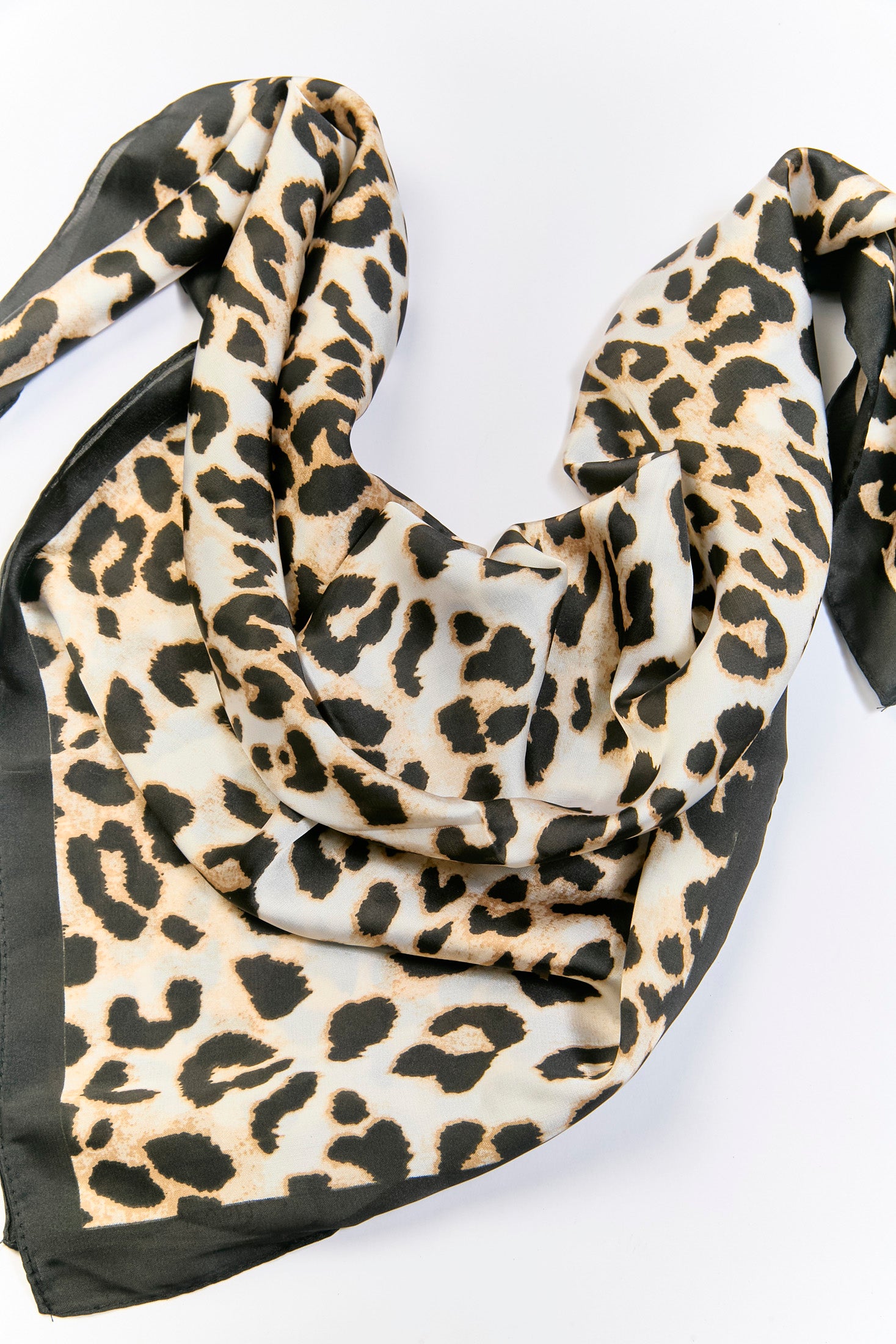 Pañoleta multiuso beige con acentos negros - vista 2