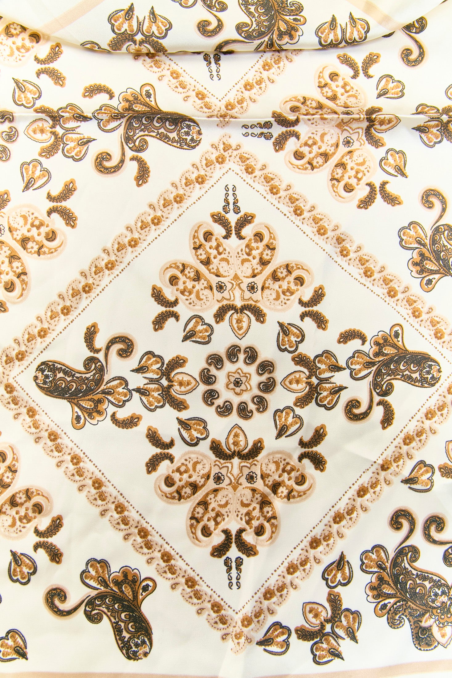 Pañoleta multiuso beige con estampado geométrico - vista 3