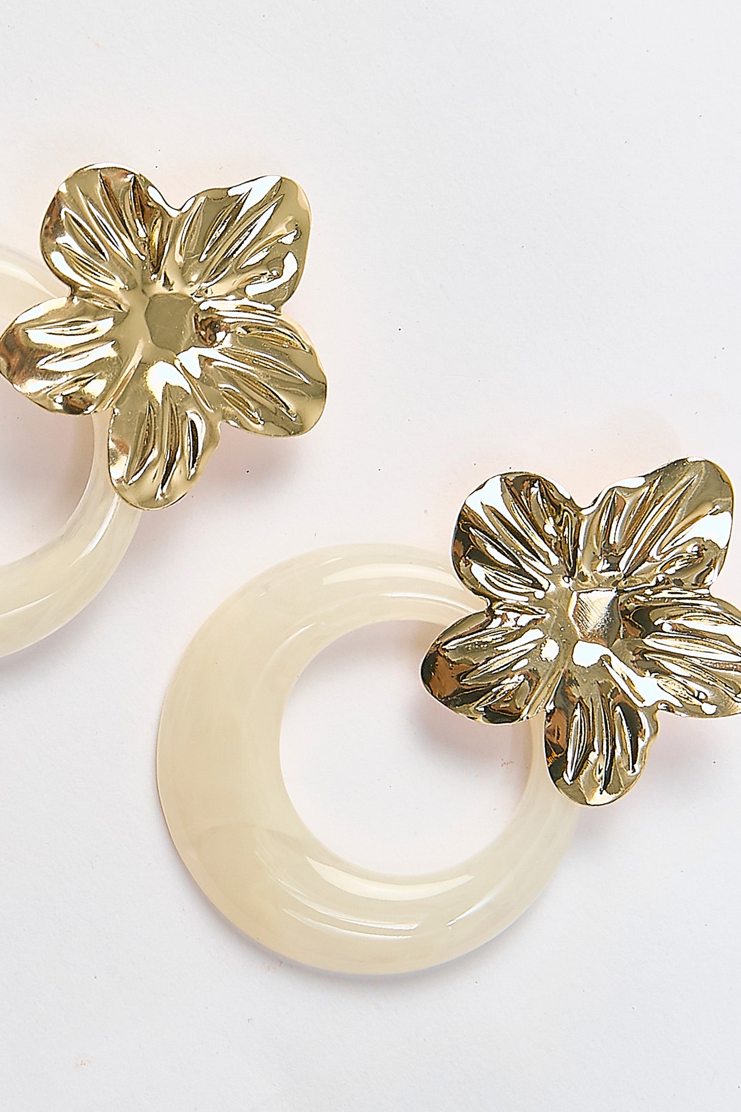 Aretes Aldaba Hibisco Mármol Gris
