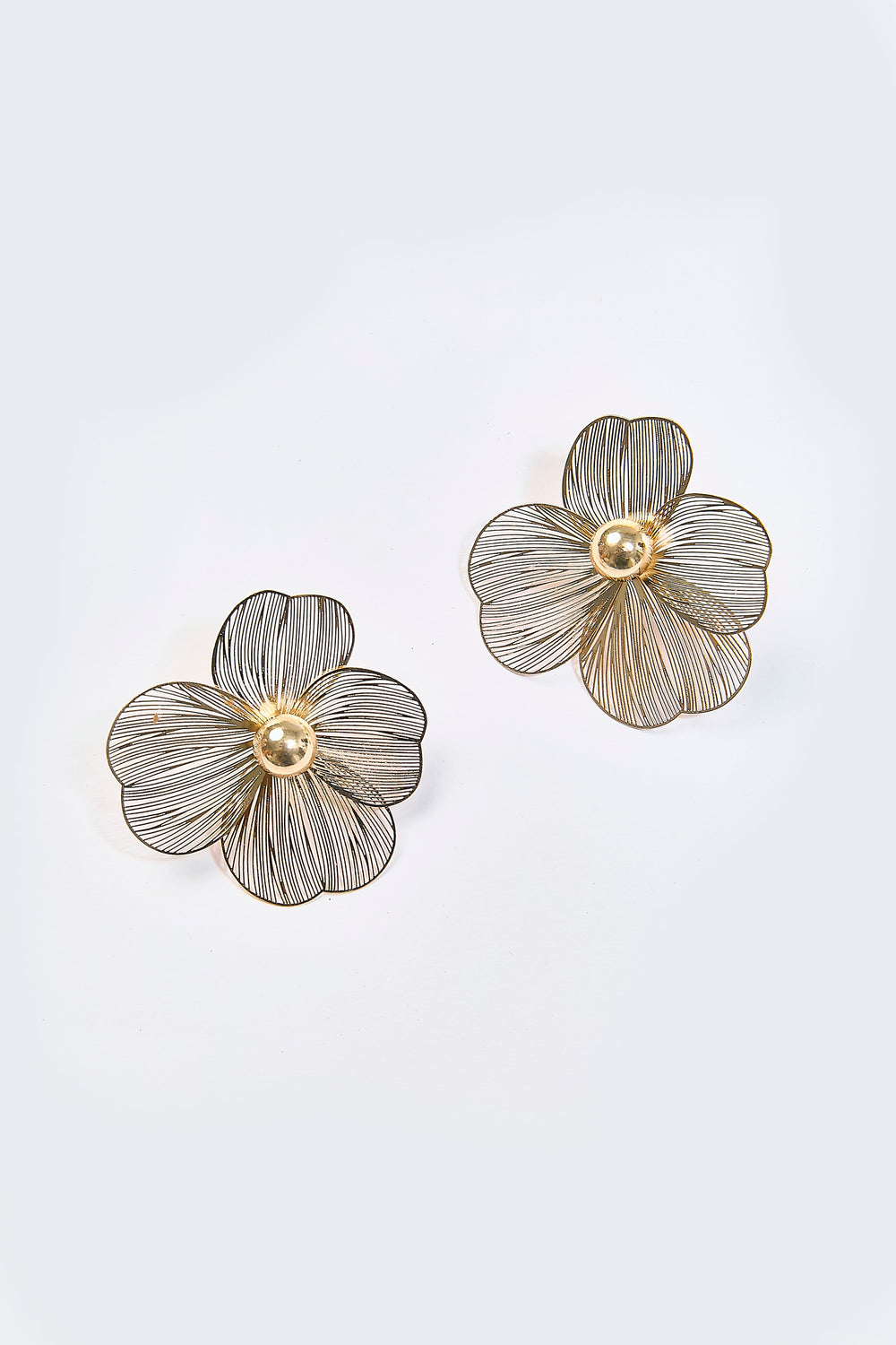 Aretes Flor Metálica Dorados - Foto 1
