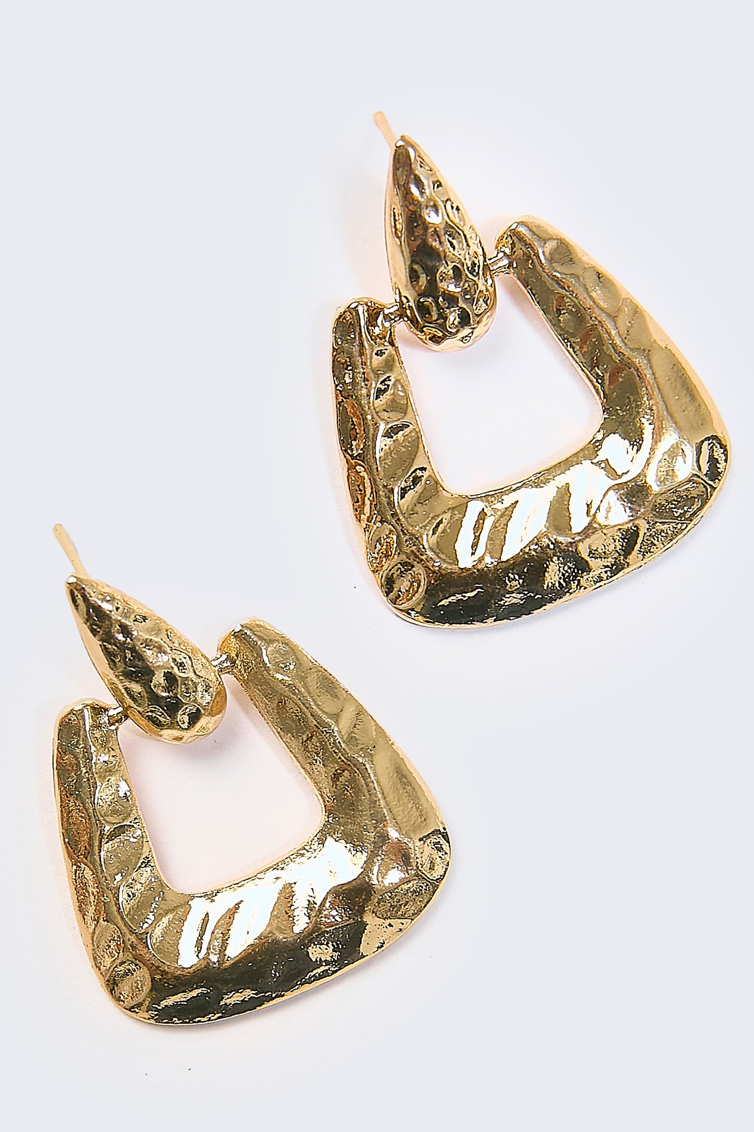 Aretes Aldaba Martillada Dorados