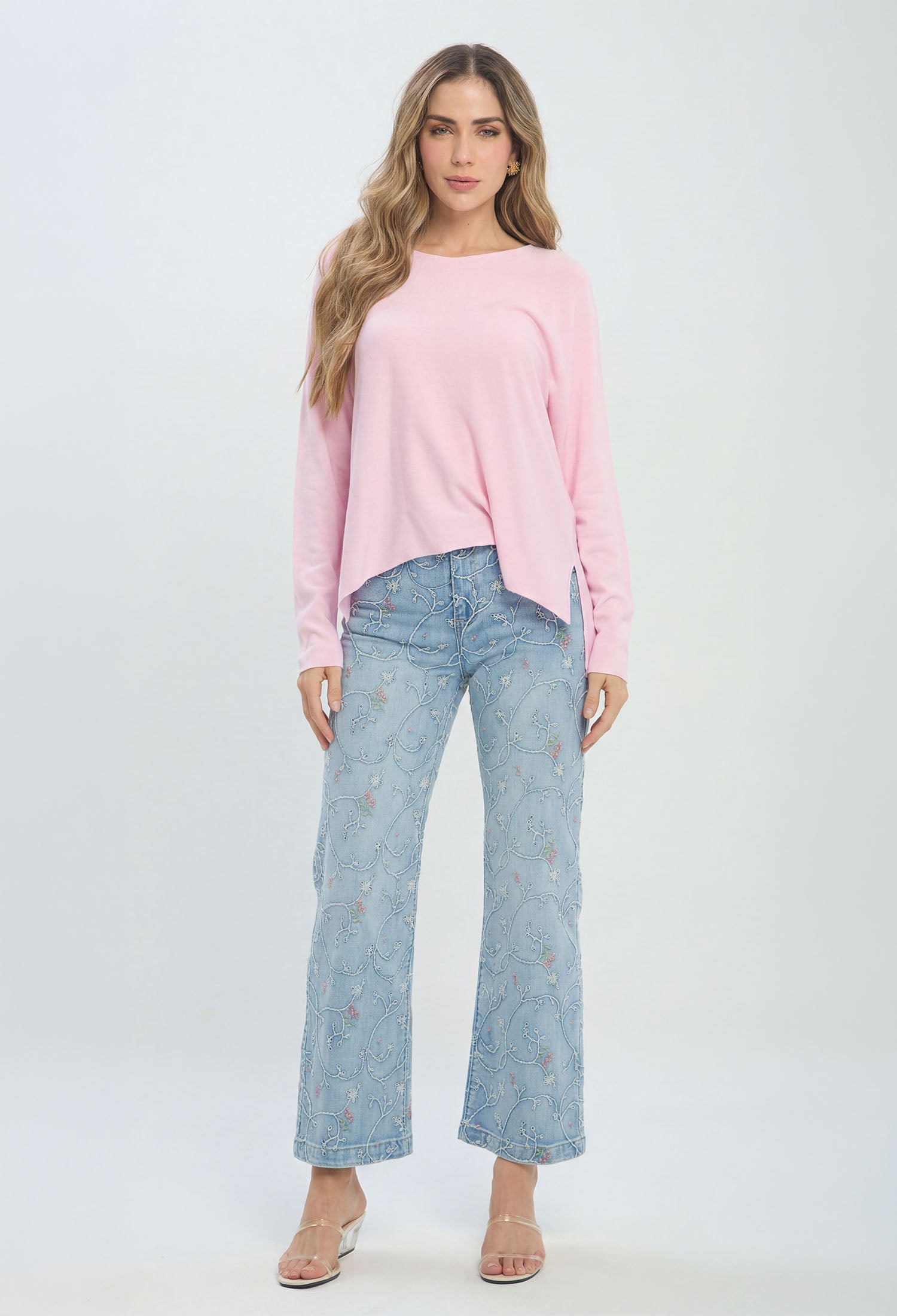Jean Recto Bordado Floral NEW