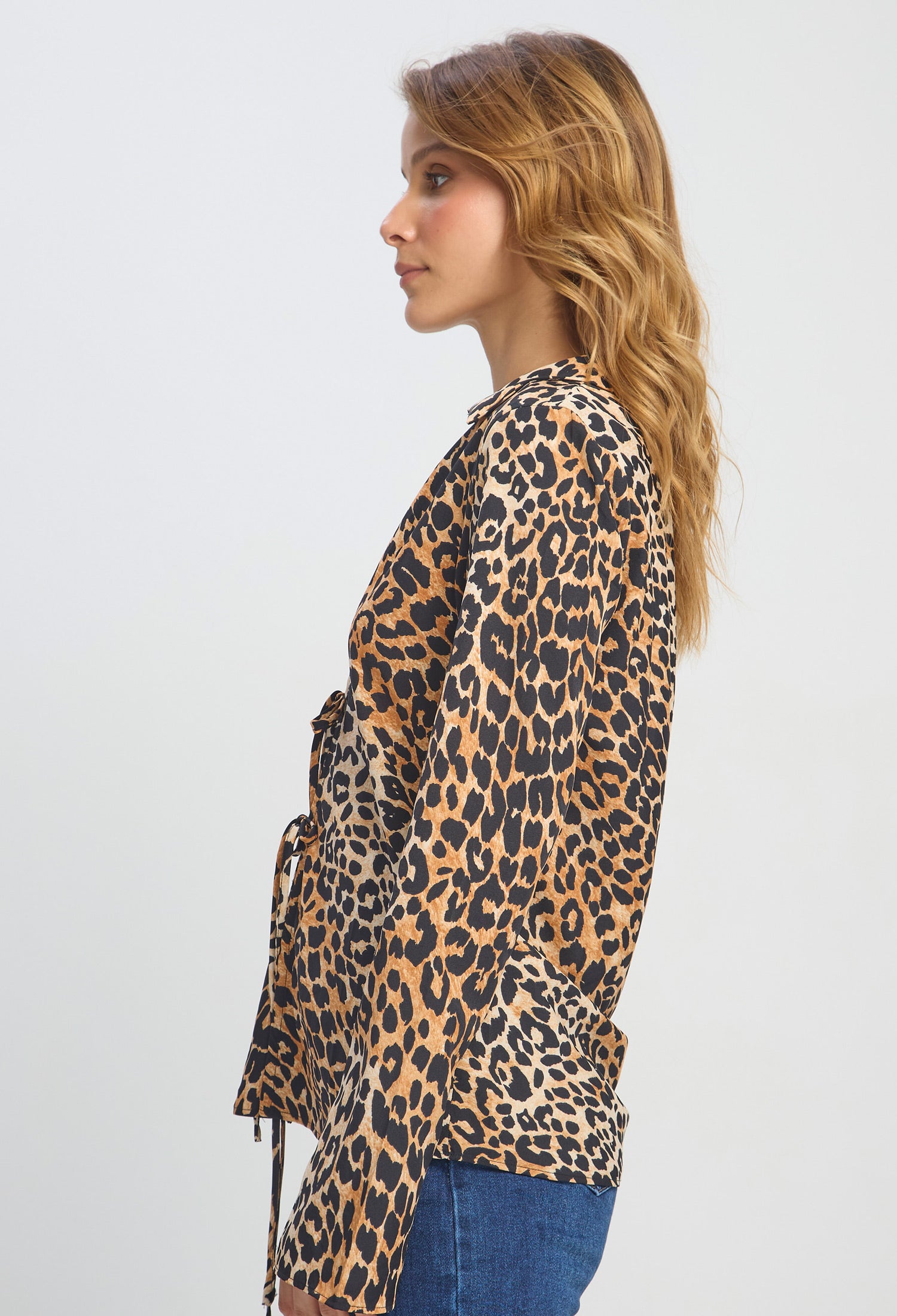 Blusa Animal Print vista 4 - Outlet BYBLA Colombia