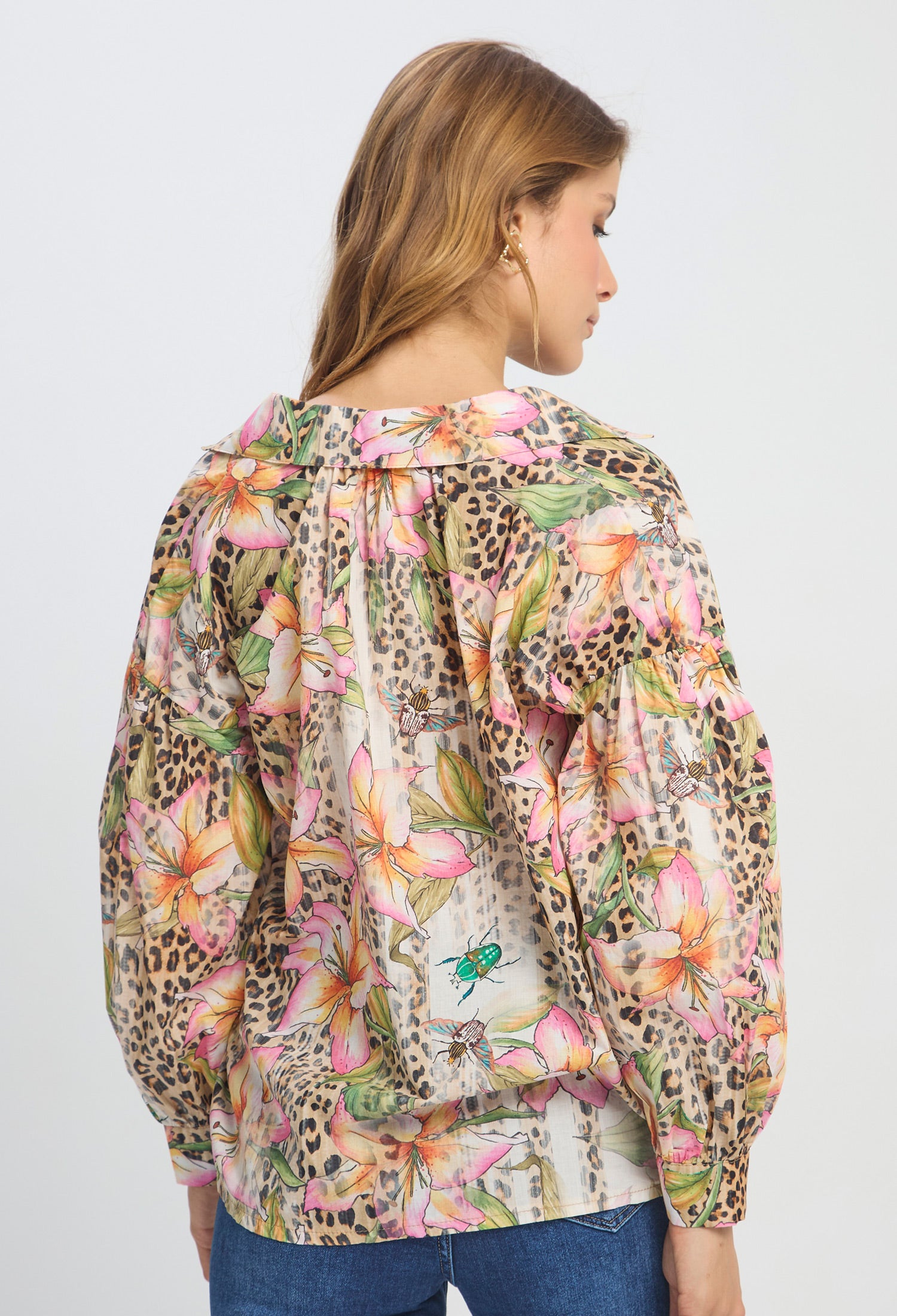Blusa Flores Animal Print vista 3 - Outlet BYBLA Colombia