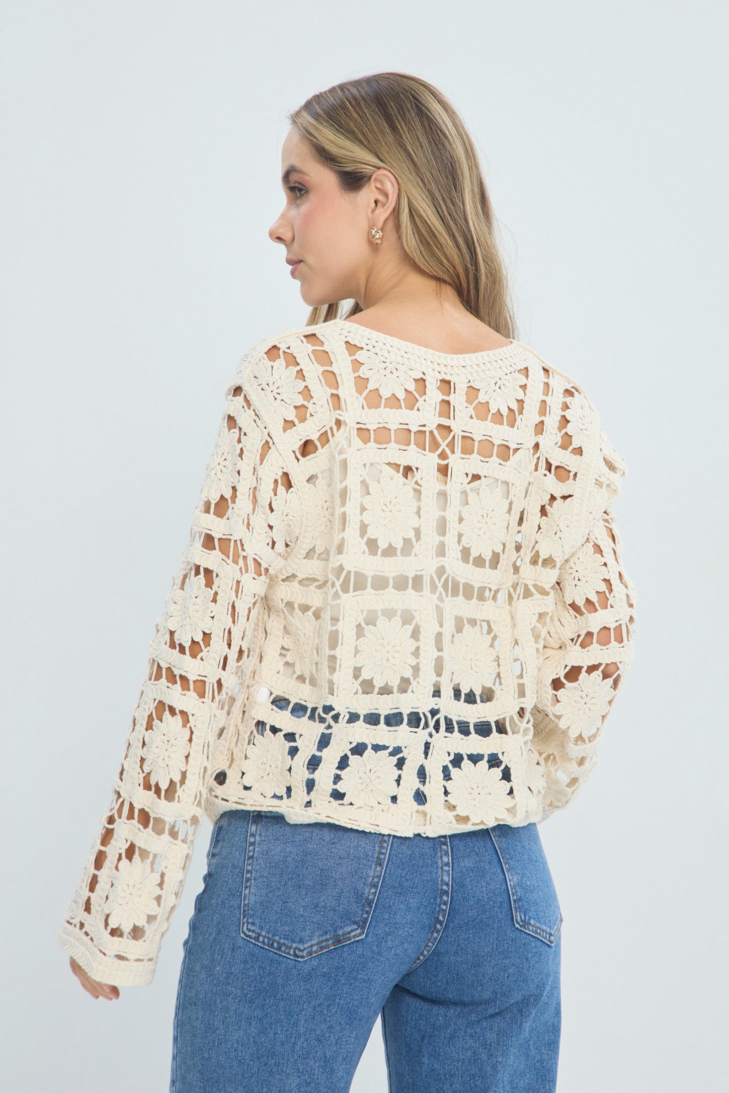 Blusa Crochet Flor vista 3 - Outlet BYBLA Colombia