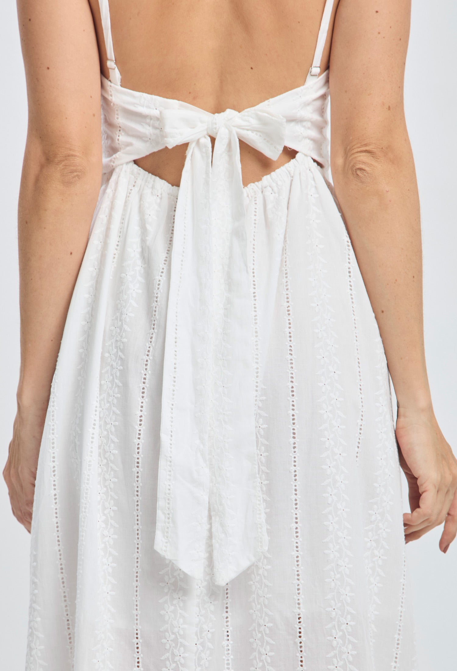 Vestido Largo Detalles Bordados