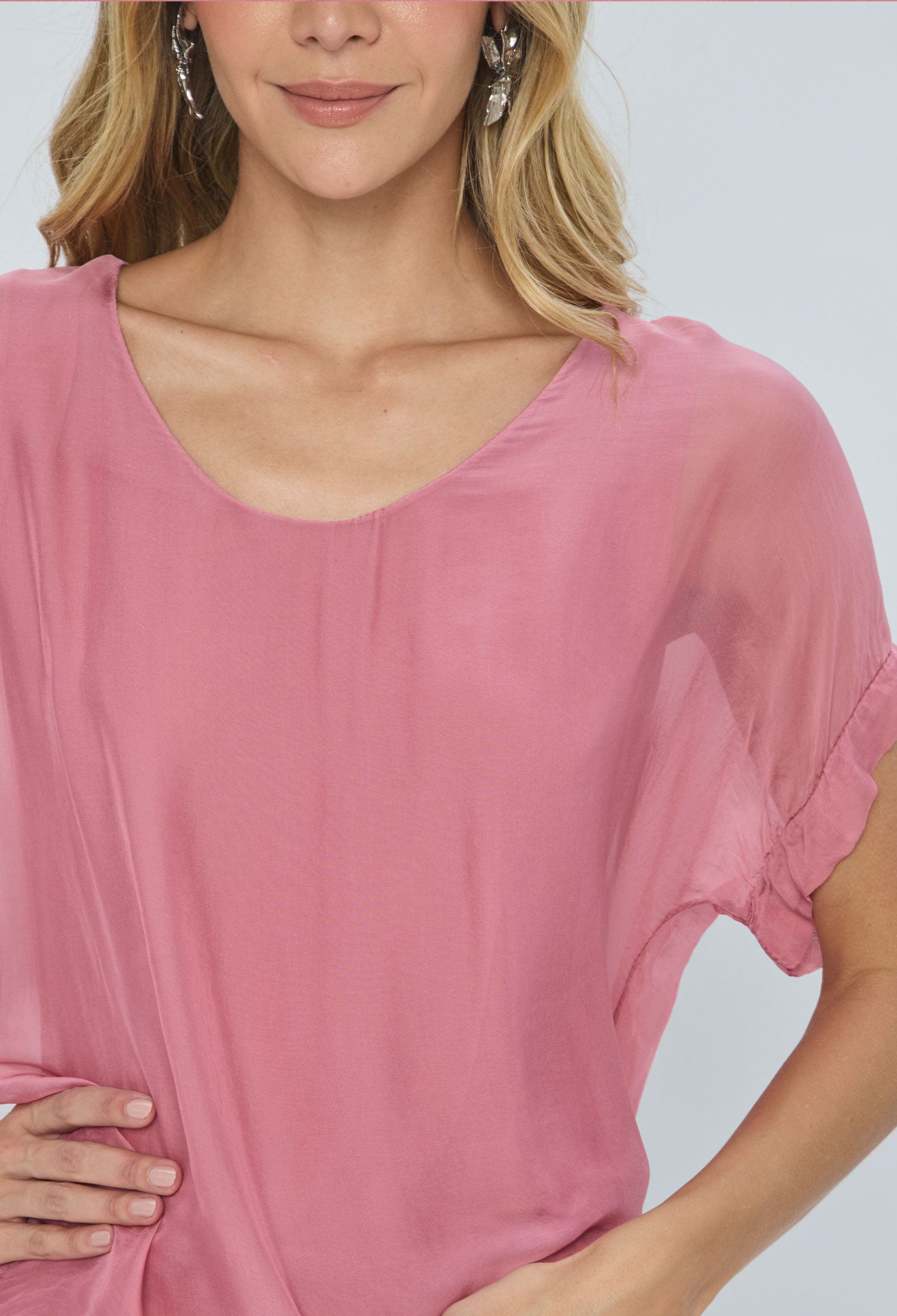 Blusa Seda vista 6 - BYBLA Colombia