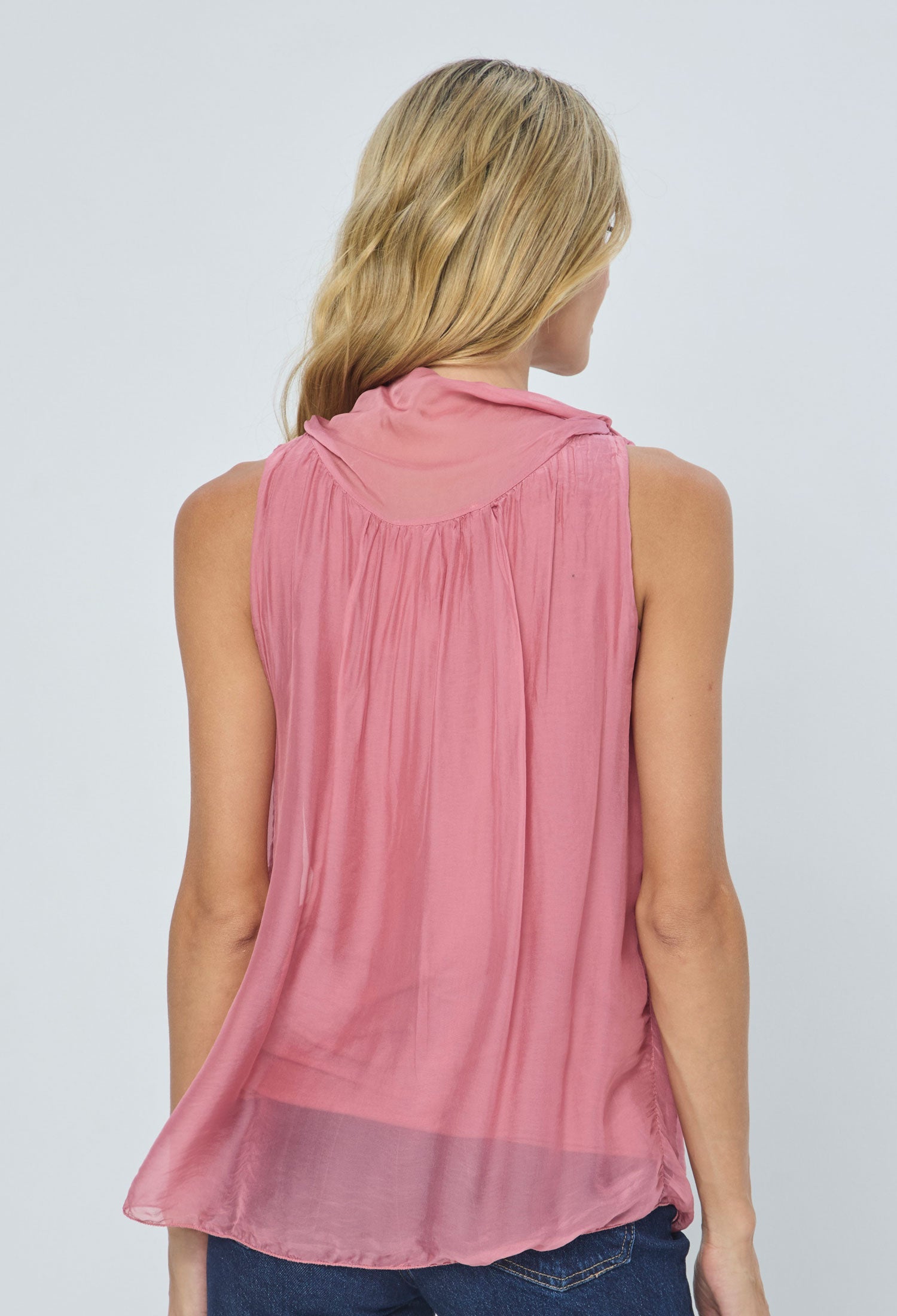 Blusa Seda Moño vista 3 - BYBLA Colombia - ROSAS