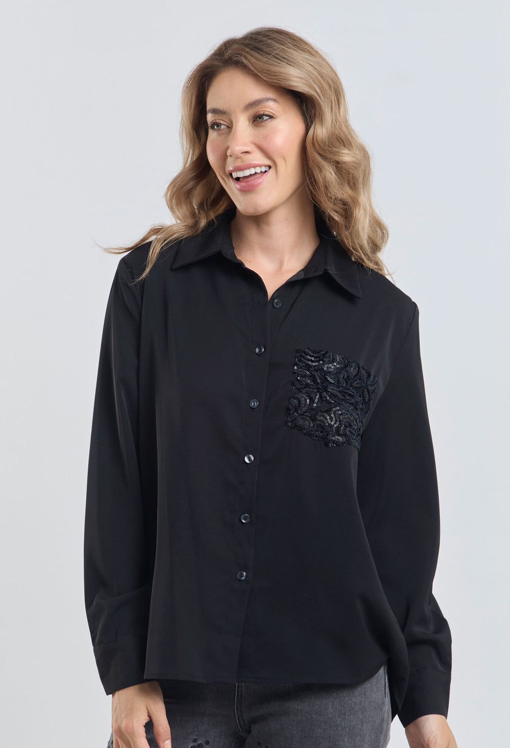 Camisa Bolsillo Bordado - Outlet BYBLA Colombia