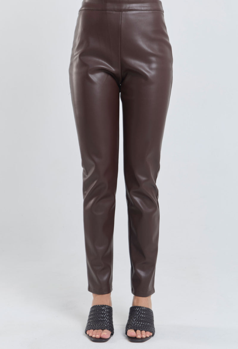 Pantalón Cuerina Bota Tubo vista 2 - Outlet BYBLA Colombia
