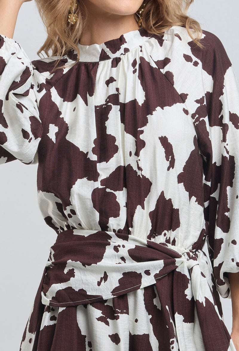 Vestido Corto Cow-Print vista 2 - Outlet BYBLA Colombia
