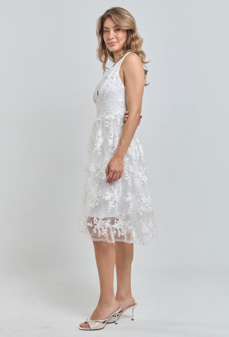 Vestido Bordado vista 2 - Outlet BYBLA Colombia