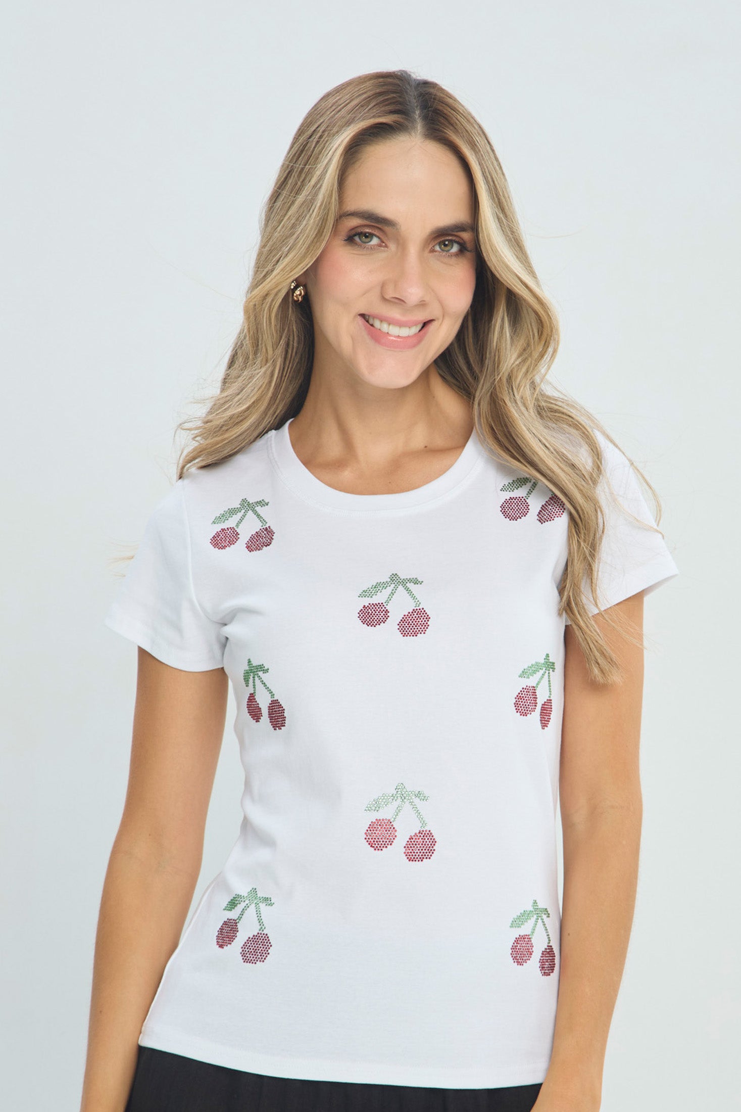 Camiseta Cerezas Pedrería Escote Redondo - Outlet BYBLA Colombia