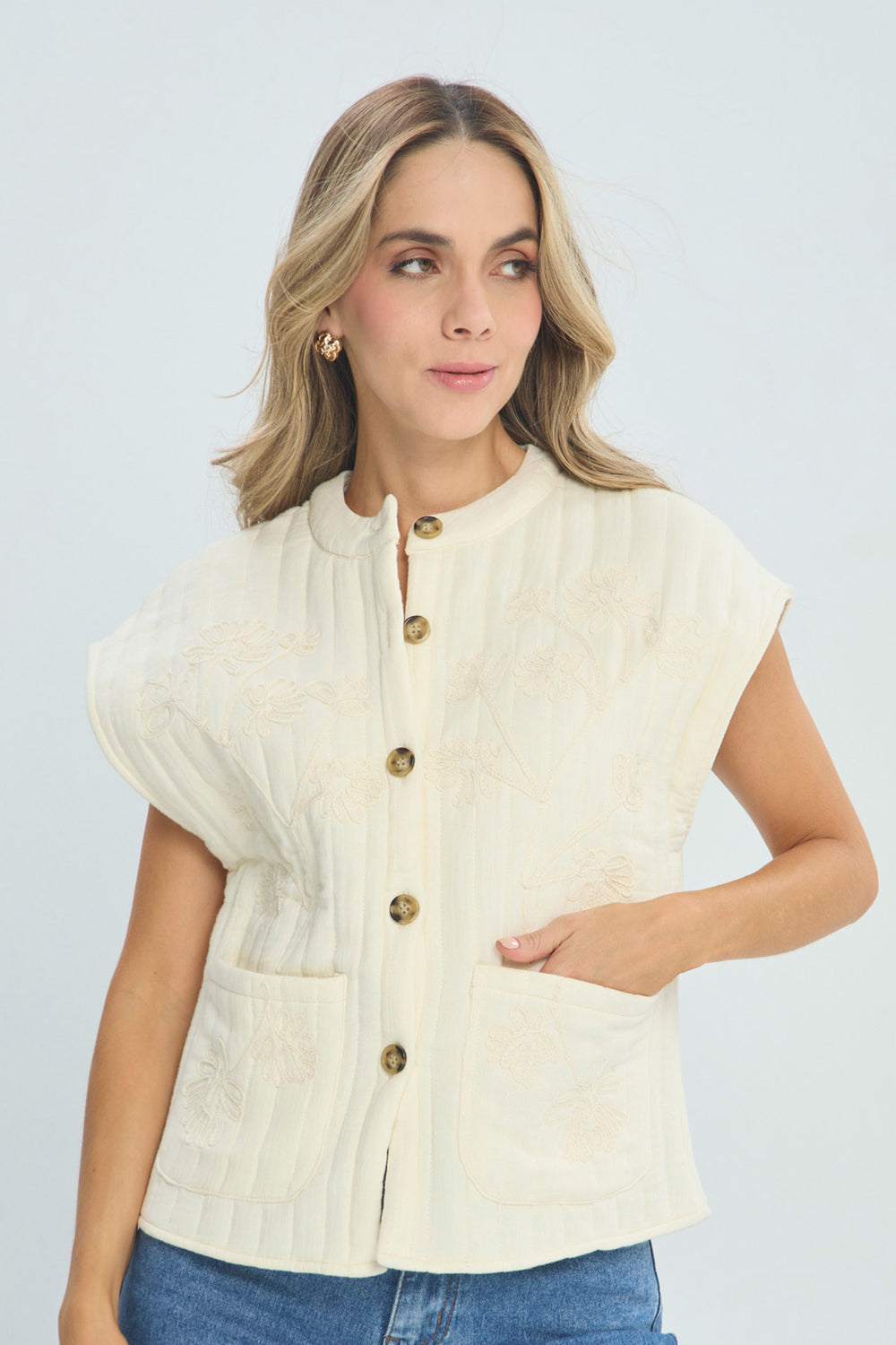 Chaleco Acolchado Bordado Floral - Outlet BYBLA Colombia