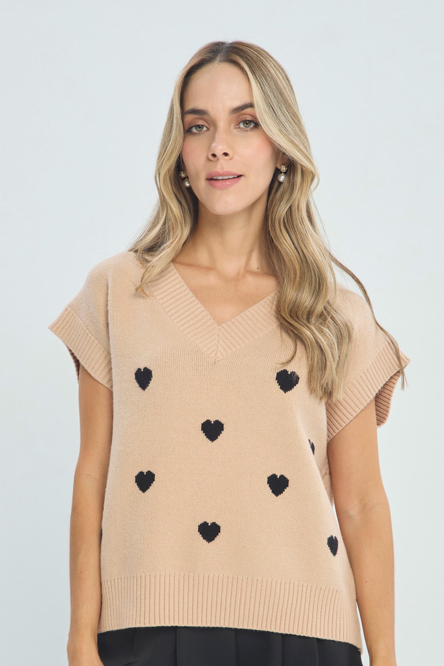 Chaleco de Punto con Estampado de Corazones - Outlet BYBLA Colombia