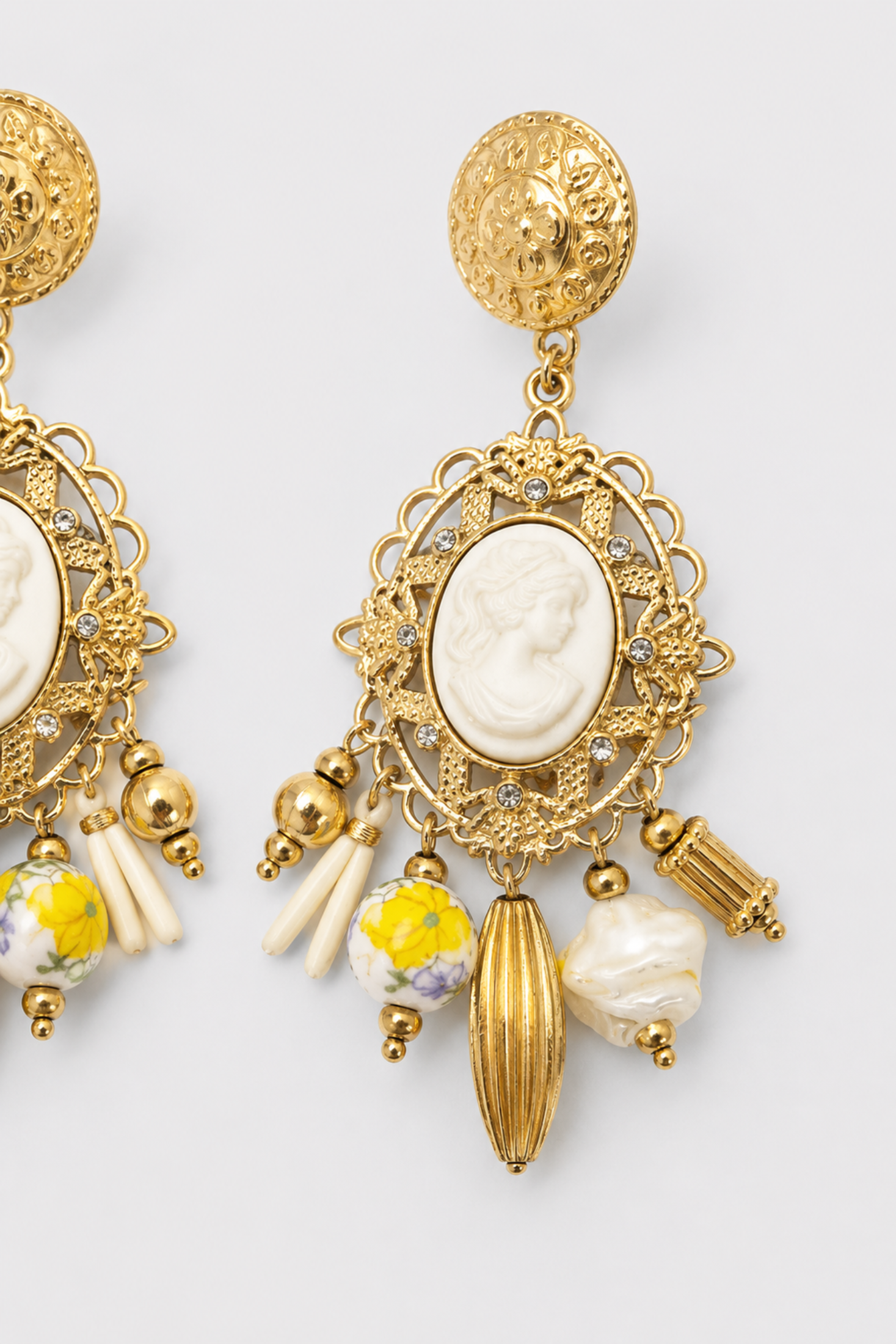 Aretes Camafeo Medallón con Flecos