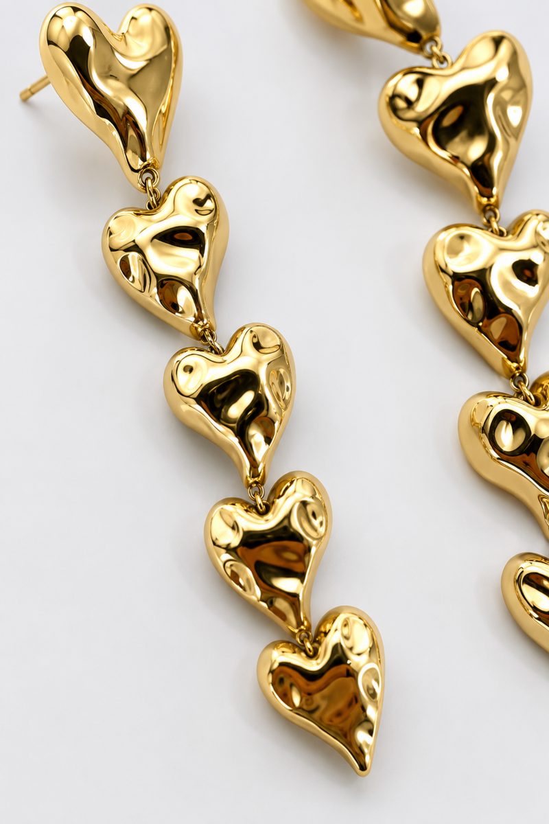 Aretes Cascada Corazones Dorado