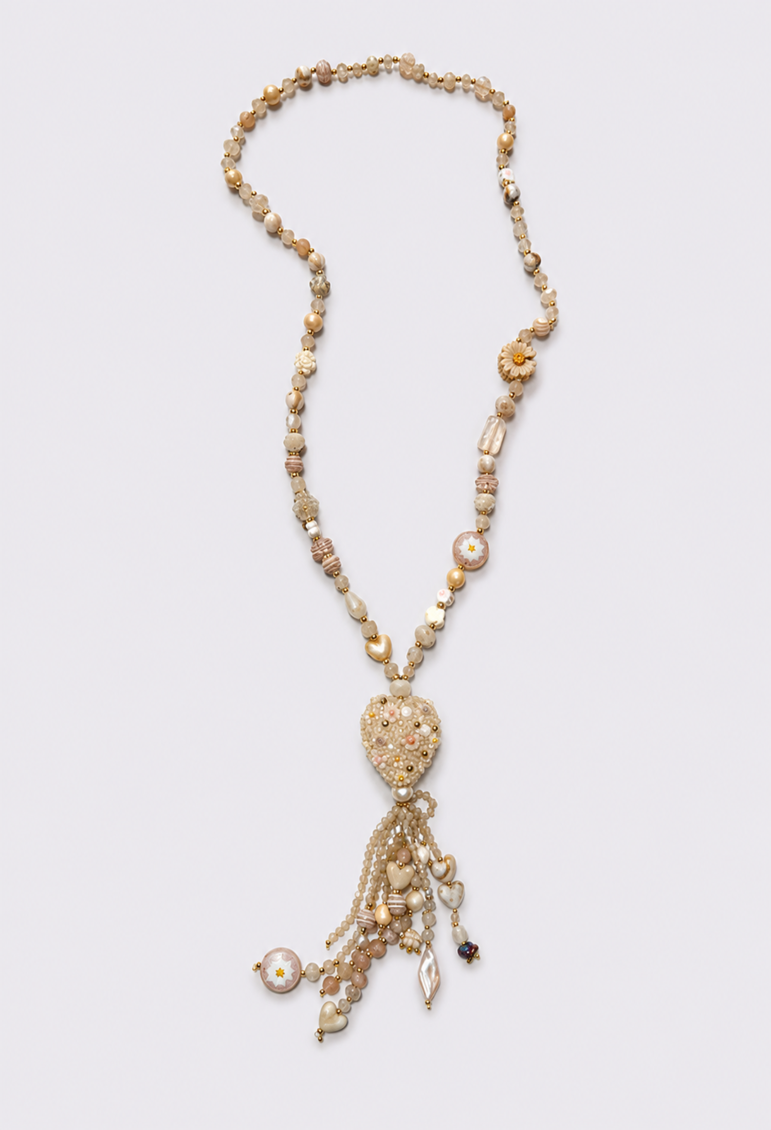 Collar Largo Lariat Crema Corazón