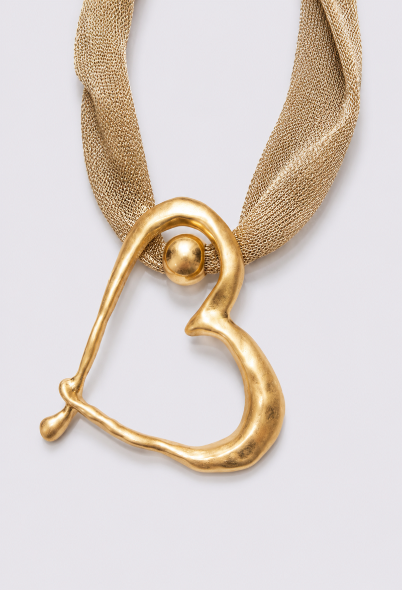 Collar Corazón Dorado con Cinta de Malla
