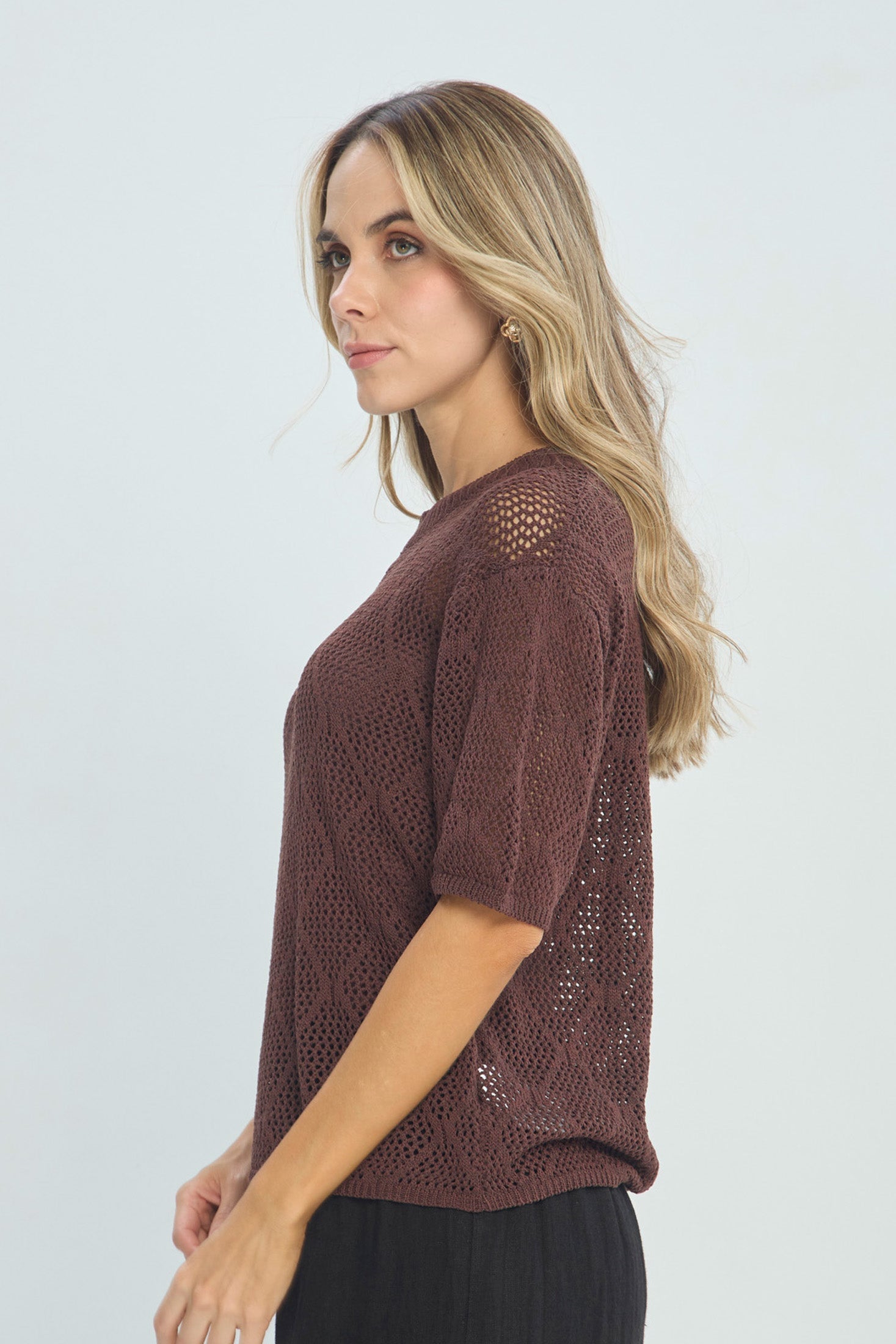 Sweater Tejido Calado vista 2 - Outlet BYBLA Colombia - MARRONES