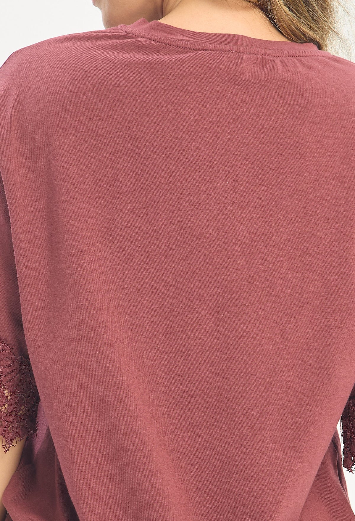 Blusa Algodón con Encaje Vinotinto BYBLA - vista 4