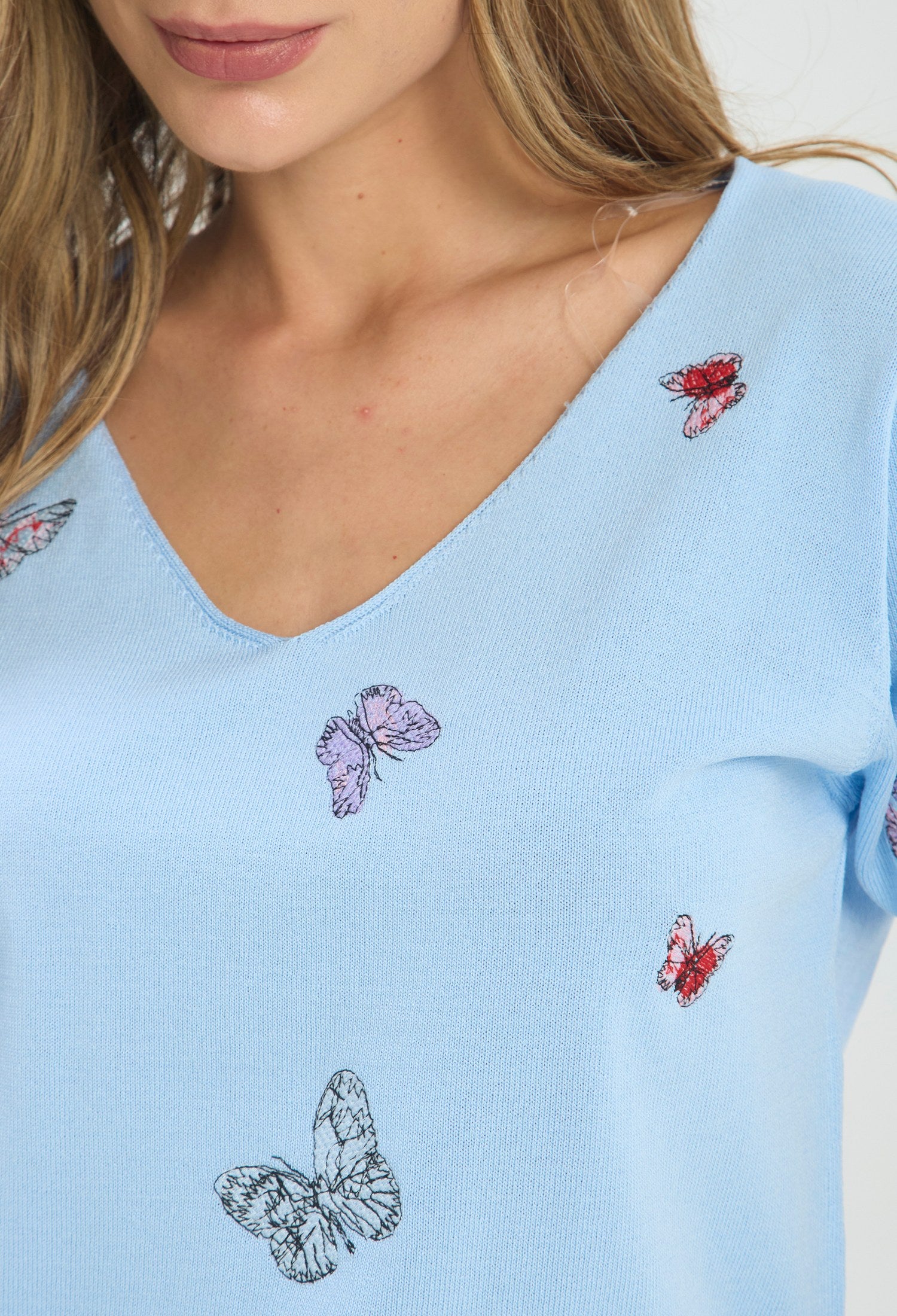 Camiseta Mariposas Bordadas azul BYBLA Colombia - vista 4
