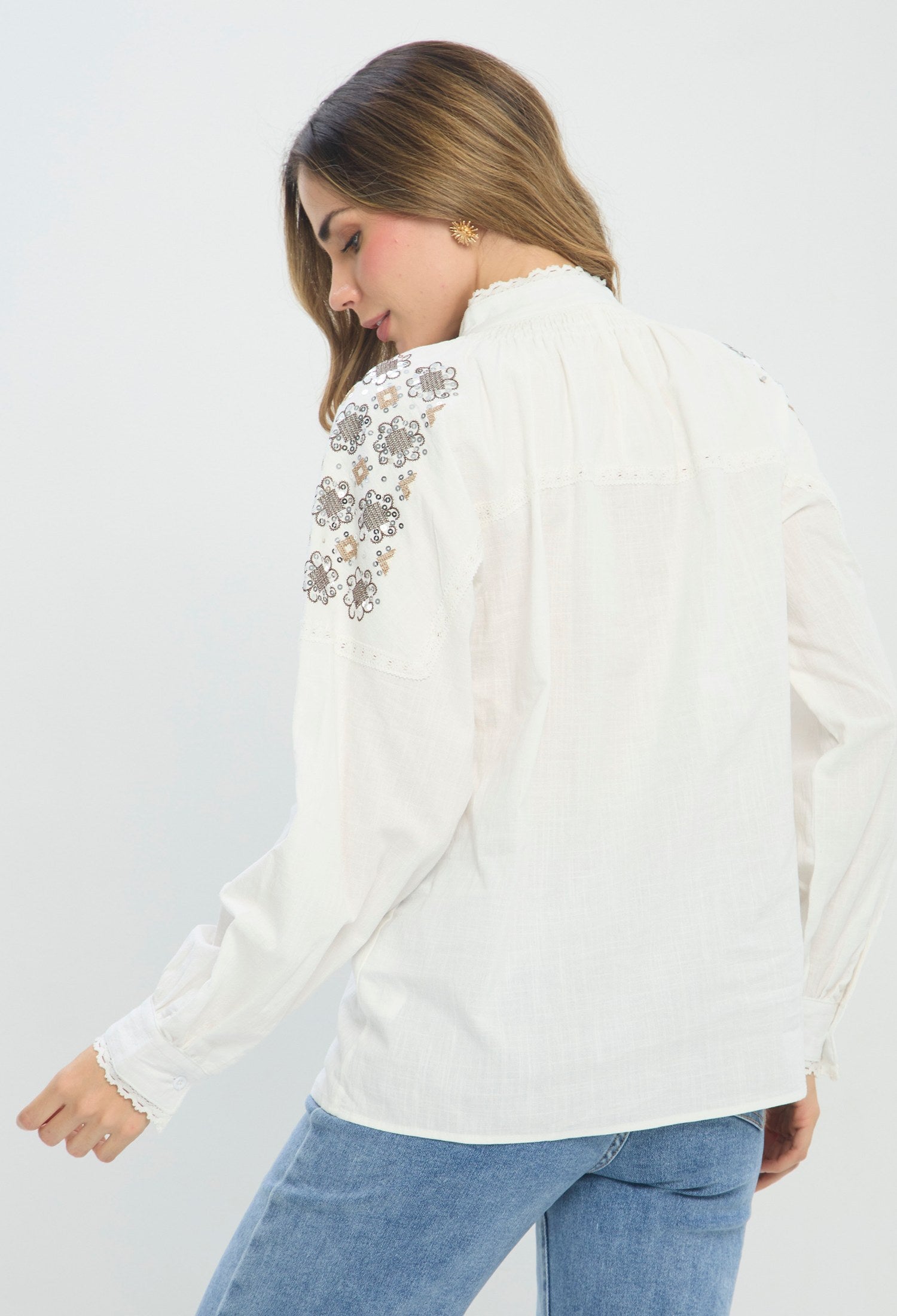 Blusa Bordado Calado blanco BYBLA Colombia - vista 3