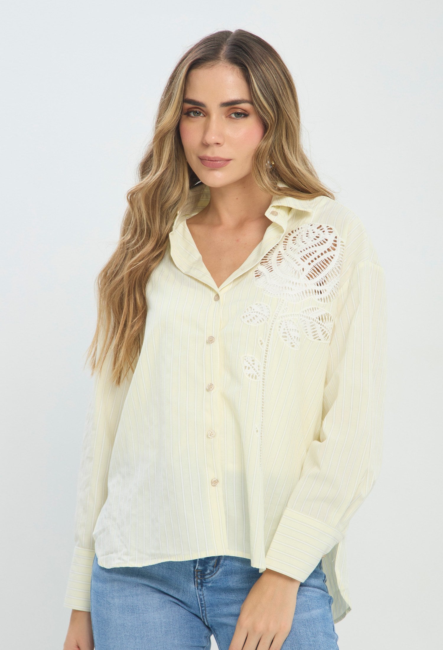 Camisa Bordado Calado Amarillo amarillo BYBLA Colombia