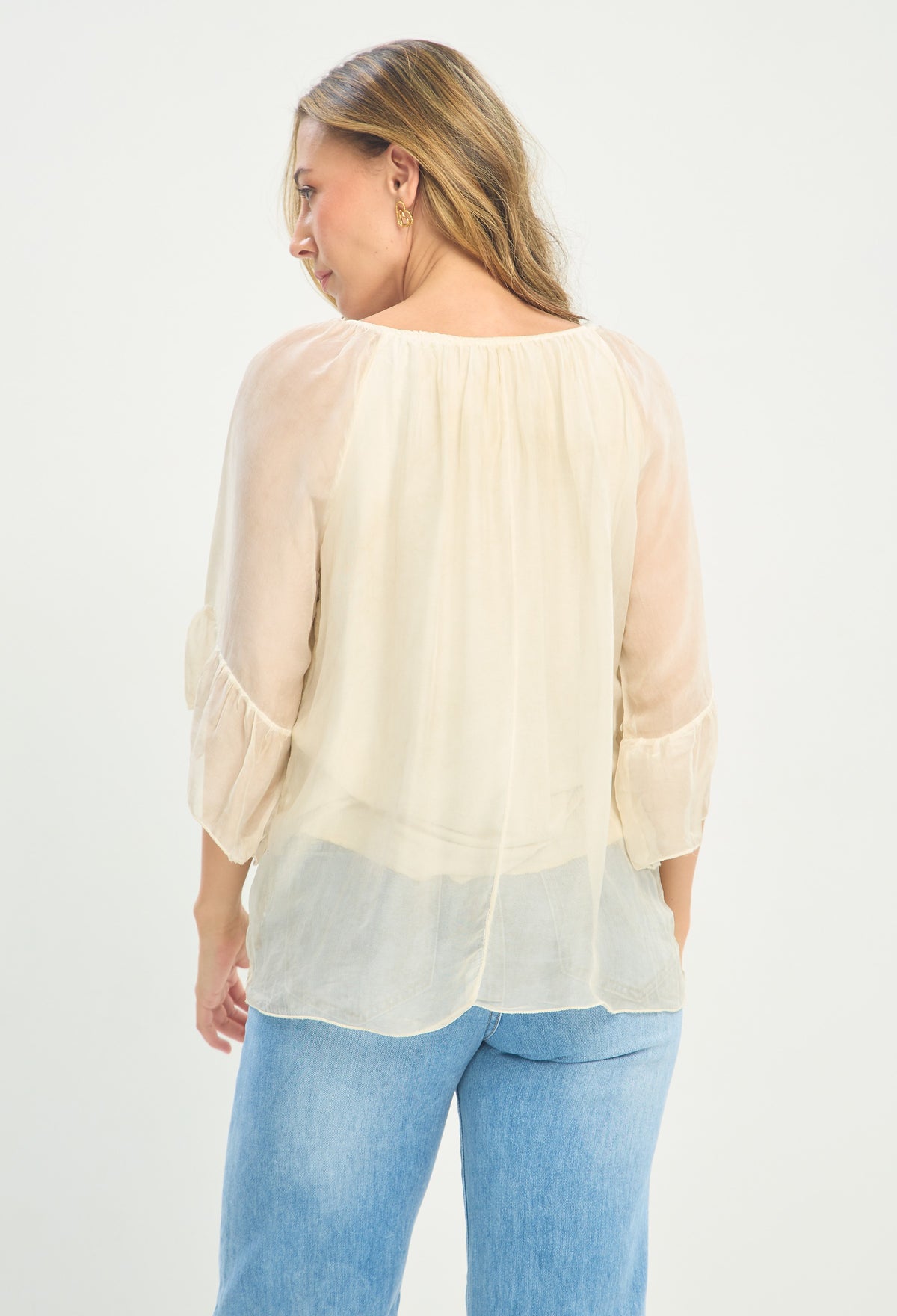 Blusa Seda Bordada Beige BYBLA - vista 4