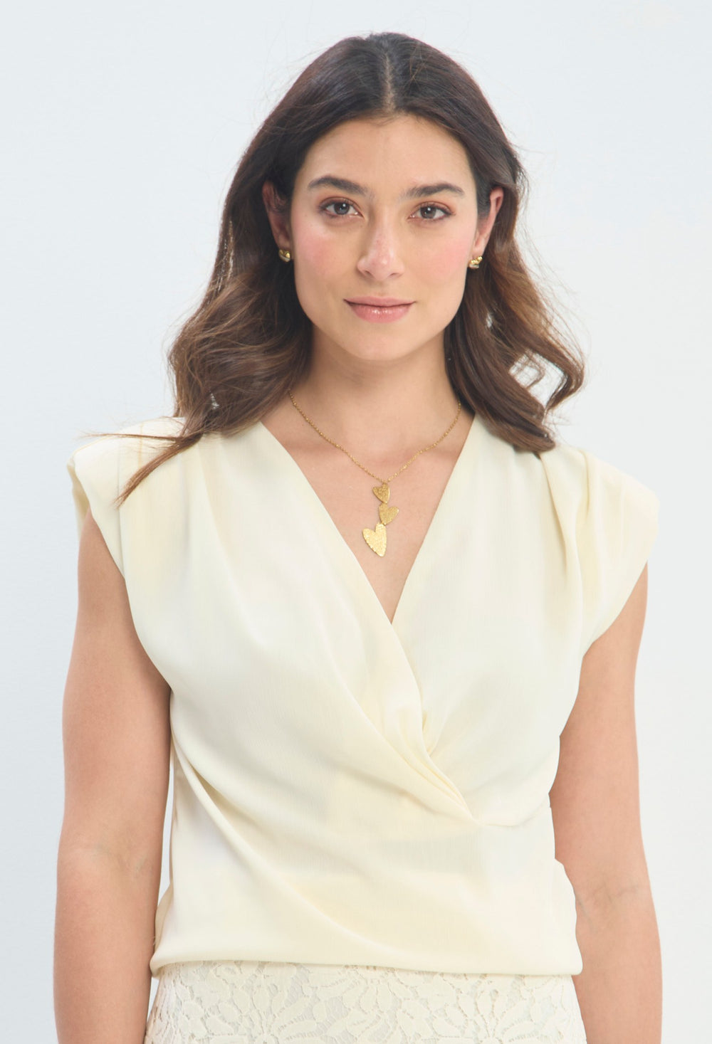Blusa Cruzada Hombros Estructurados crema marfil sale BYBLA