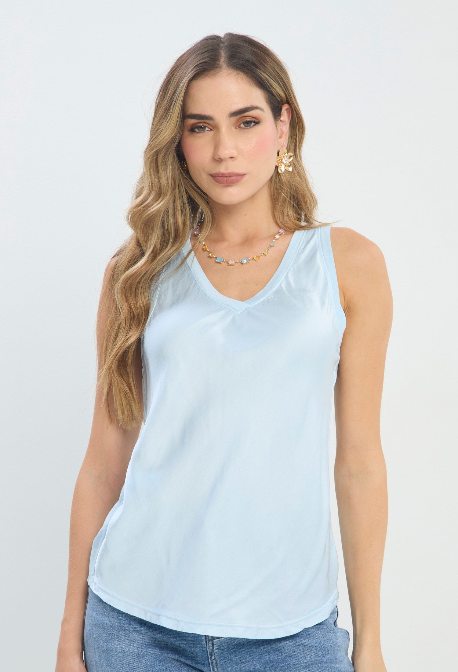 Blusa Tirantes Satinada azul BYBLA Colombia