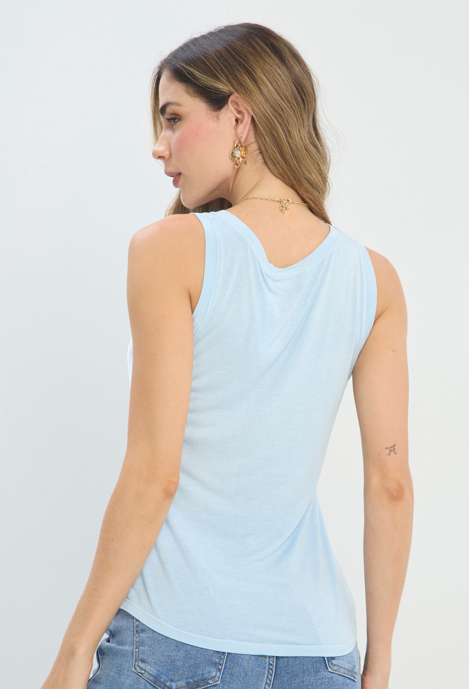 Blusa Tirantes Satinada azul BYBLA Colombia - vista 3